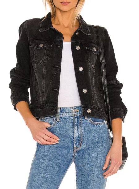 Jean jacket 
Denim jacket

Spring outfit
#Itkseasonal
#Itkover40
#Itku