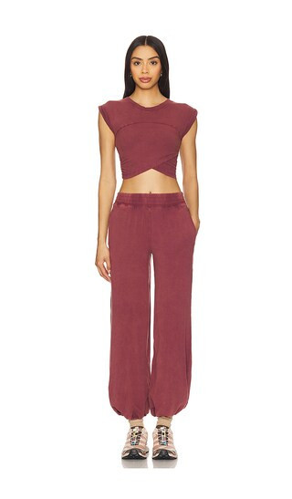 Free People x FP Movement Hot Shot Crossover Set in Burgundy. - size M | Revolve Clothing (Global)