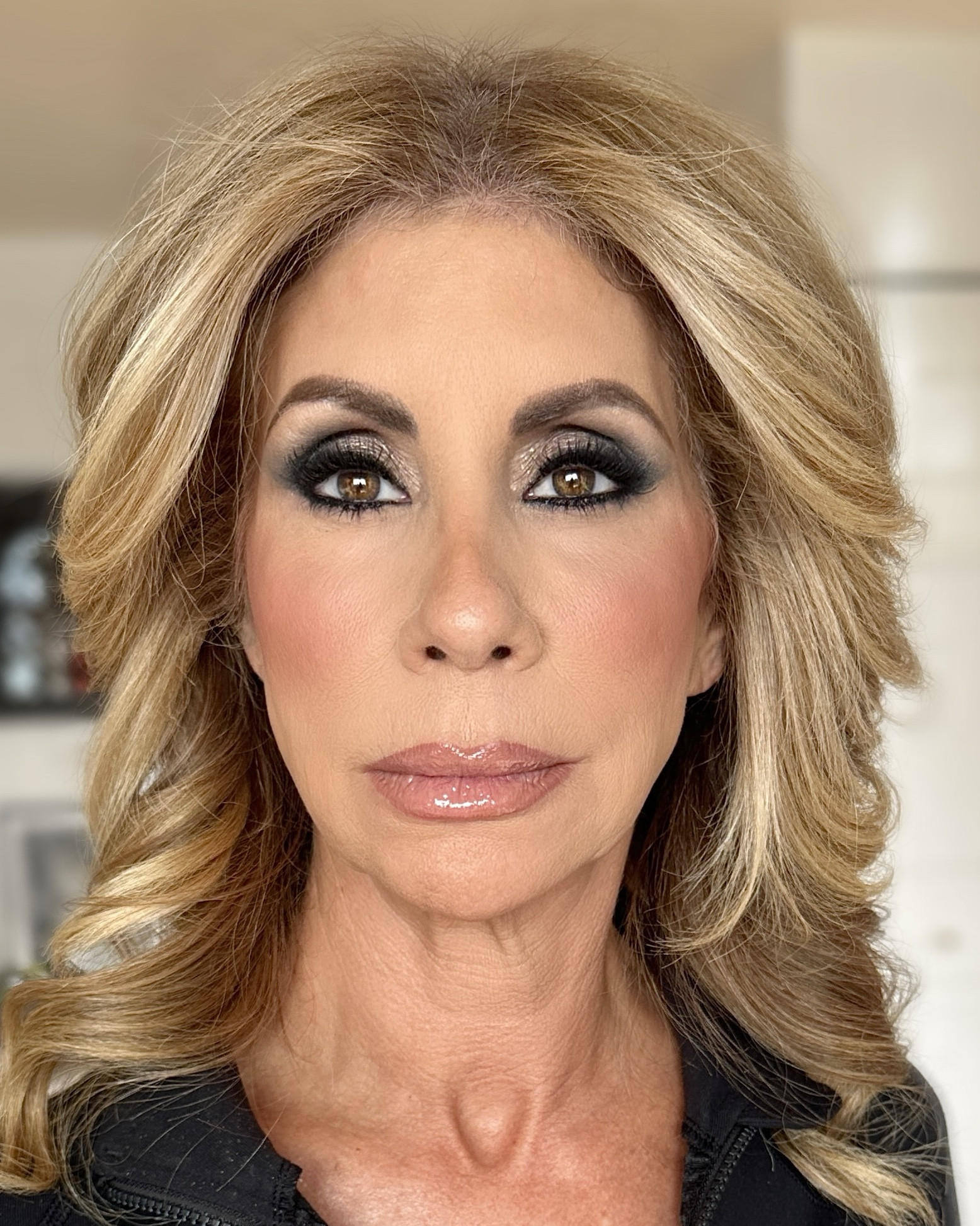 Cool & Smokey 

Lip gloss • Superficial
Lip Pencil •  Paint My Number
Blush • She’s Blushing
Bronzer • Medium
Loose mineral powder • 12



#LTKHoliday #LTKBeauty #LTKOver40