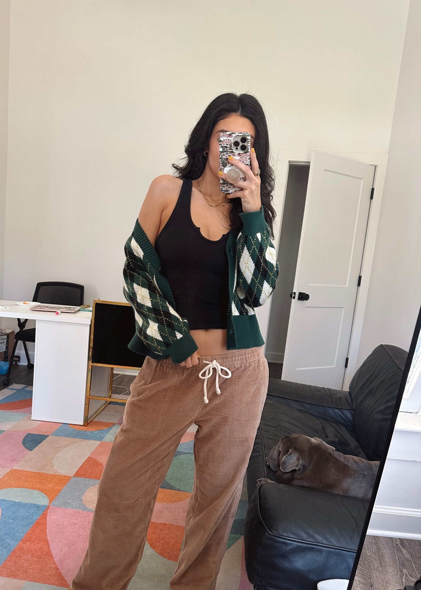 My all time favorite tank!! Casual spring outfit

Argyle cardigan, oversized cardigan, green cardigan, spring sweater, spring outfit, corduroy pants, tan pats, fitted tank top, tank top, charcoal tank top, dark grey tank top, self tanner, blowout, gold jewelry, jewelry stack ￼

#LTKBeauty #LTKootd #LTKgrwm