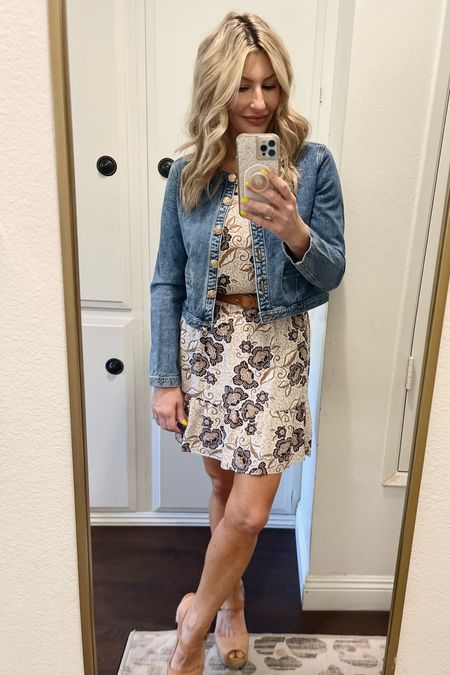 Made this two piece and dress and guess what?! Both are on sale!
#loft #teachef #tosa #modere #collagen

#LTKstyletip #LTKsalealert #LTKBacktoSchool