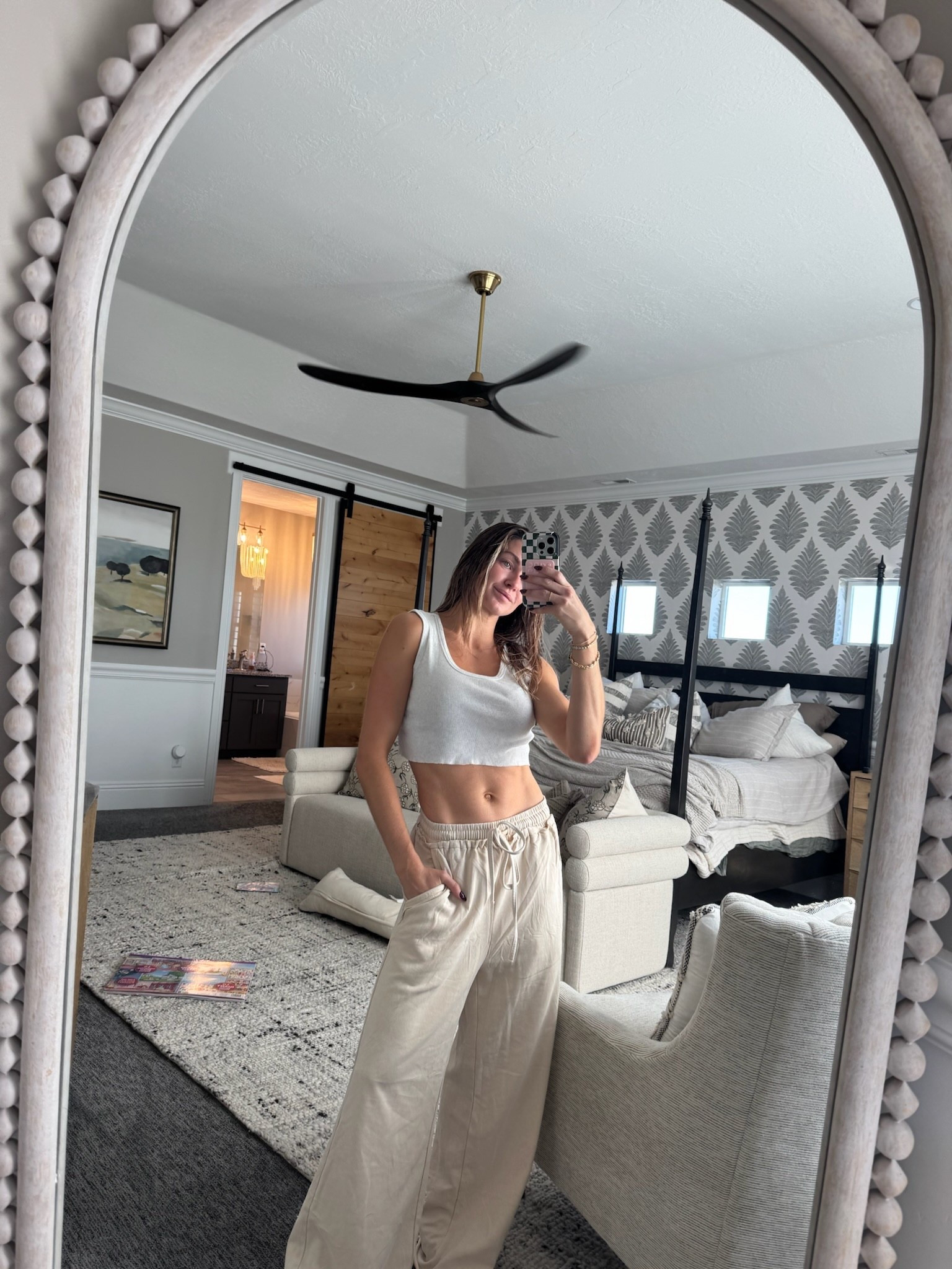 These wide leg sweatpants are 20% off today!!

#LTKStyleTip #LTKFindsUnder50 #LTKSaleAlert