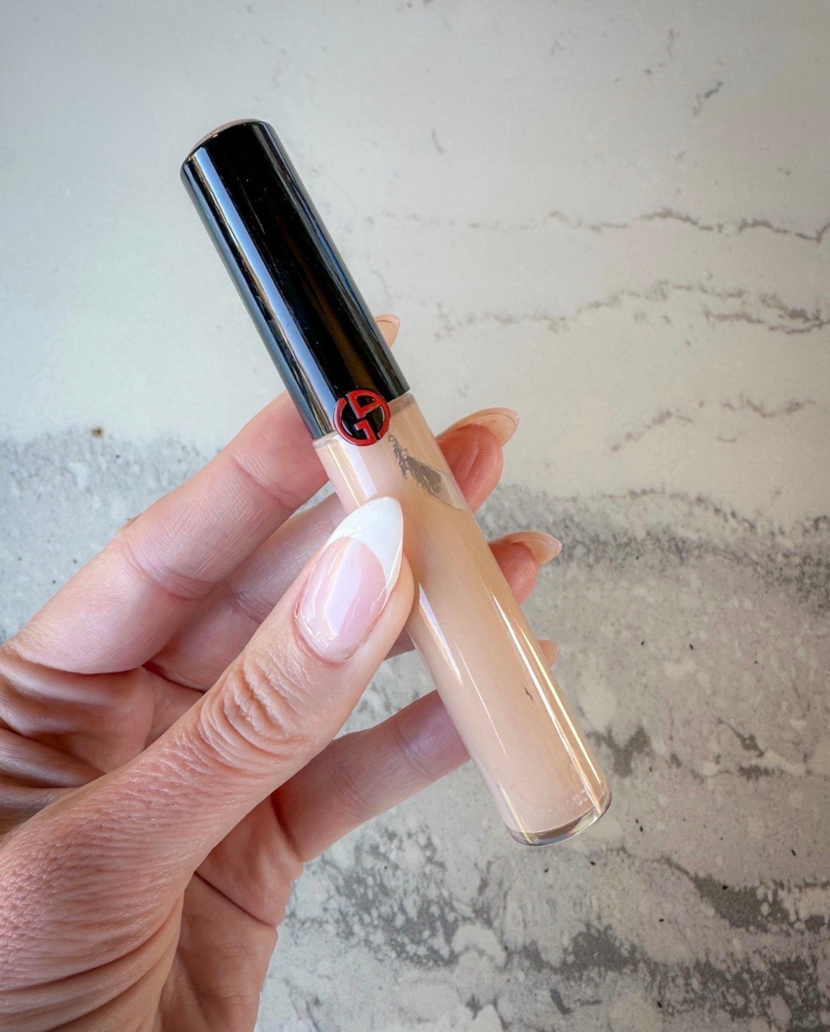 Armani Power Fabric Concealer (Shade 3.5)

Bright under eyes without creasing—ever.
This concealer is smooth, flexible, and gives you that soft glam camera-ready look.

Perfect for everyday makeup routine, no-makeup makeup, clean girl aesthetic.
Buildable but still lightweight.