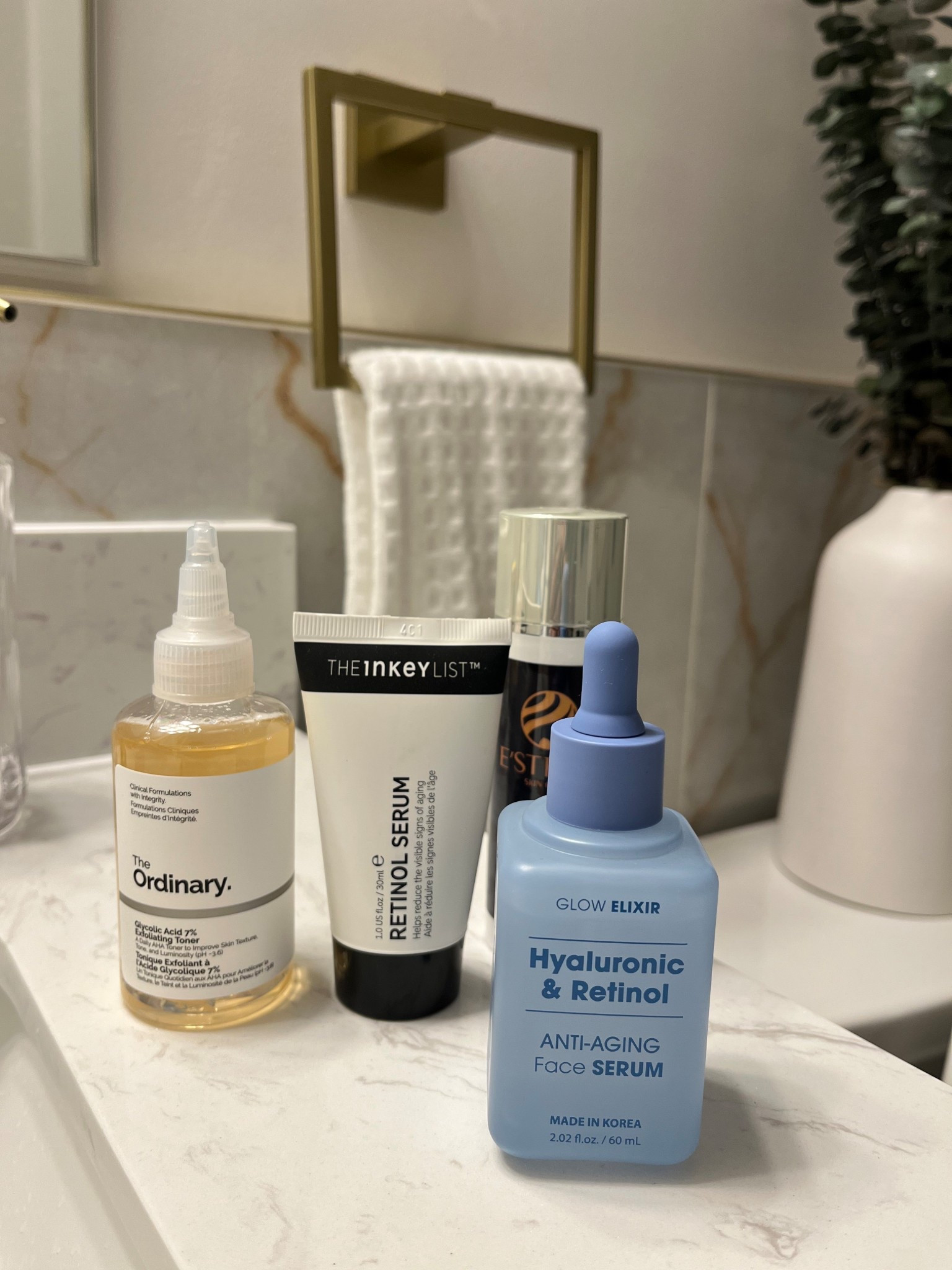 ✨ Rutina de cuidado facial que tu piel va a amar ✨
✔️ The Ordinary: Exfoliación suave con Ácido Glicólico 7%
✔️ The Inkey List: Retinol para una piel más firme y luminosa
✔️ Glow Elixir: Sérum con Ácido Hialurónico + Retinol para combatir el envejecimiento.

#SkincareLovers #RutinaFacial #GlowSkin #CuidadoDeLaPiel #AntiAging #SkincareGoals


#LTKStyleTip #LTKBeauty #LTKActive