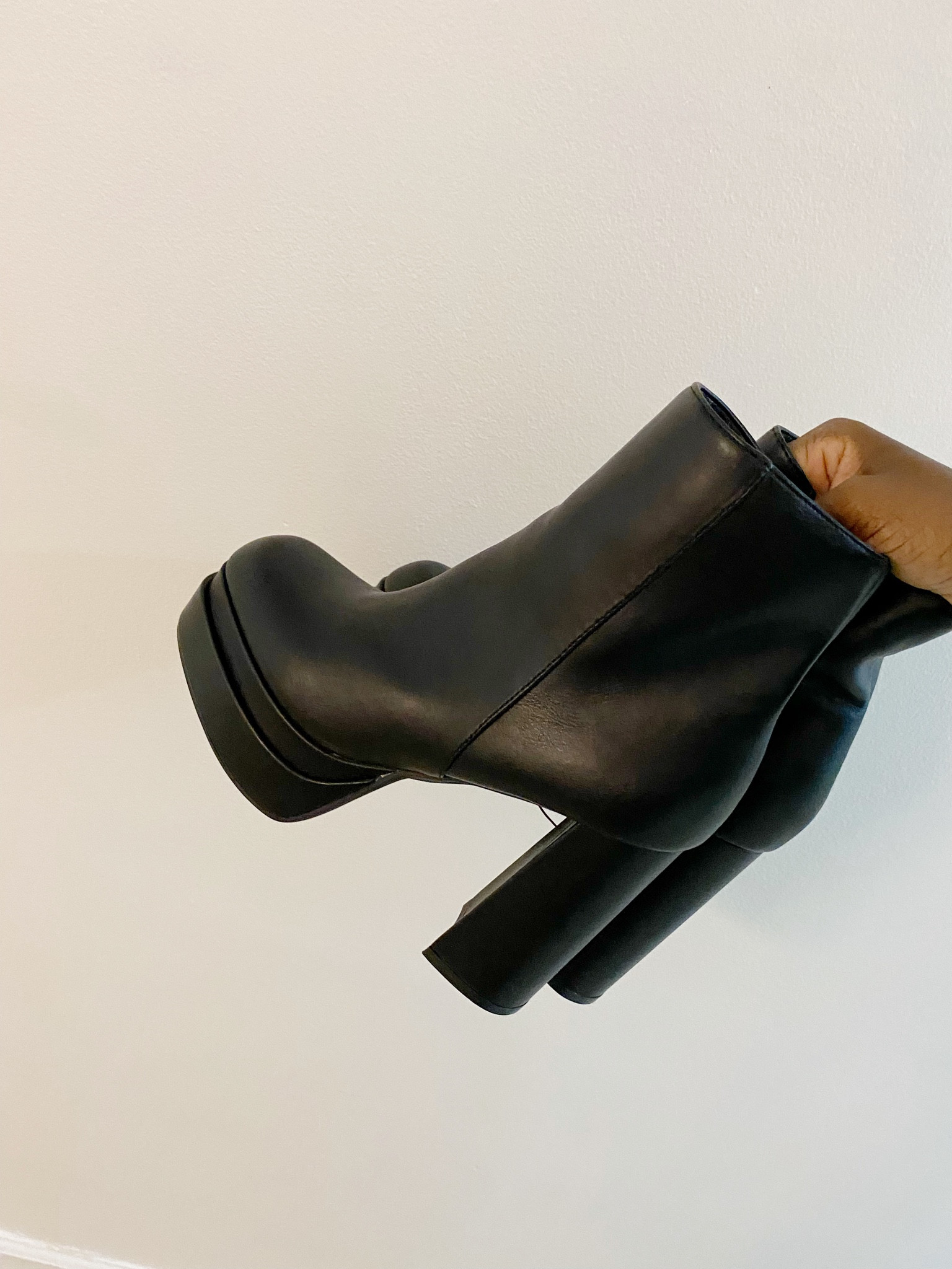 Finally found the perfect platform boots
#boots #platformboots #holidayseason #fashionboots

#LTKHoliday #LTKshoecrush #LTKstyletip