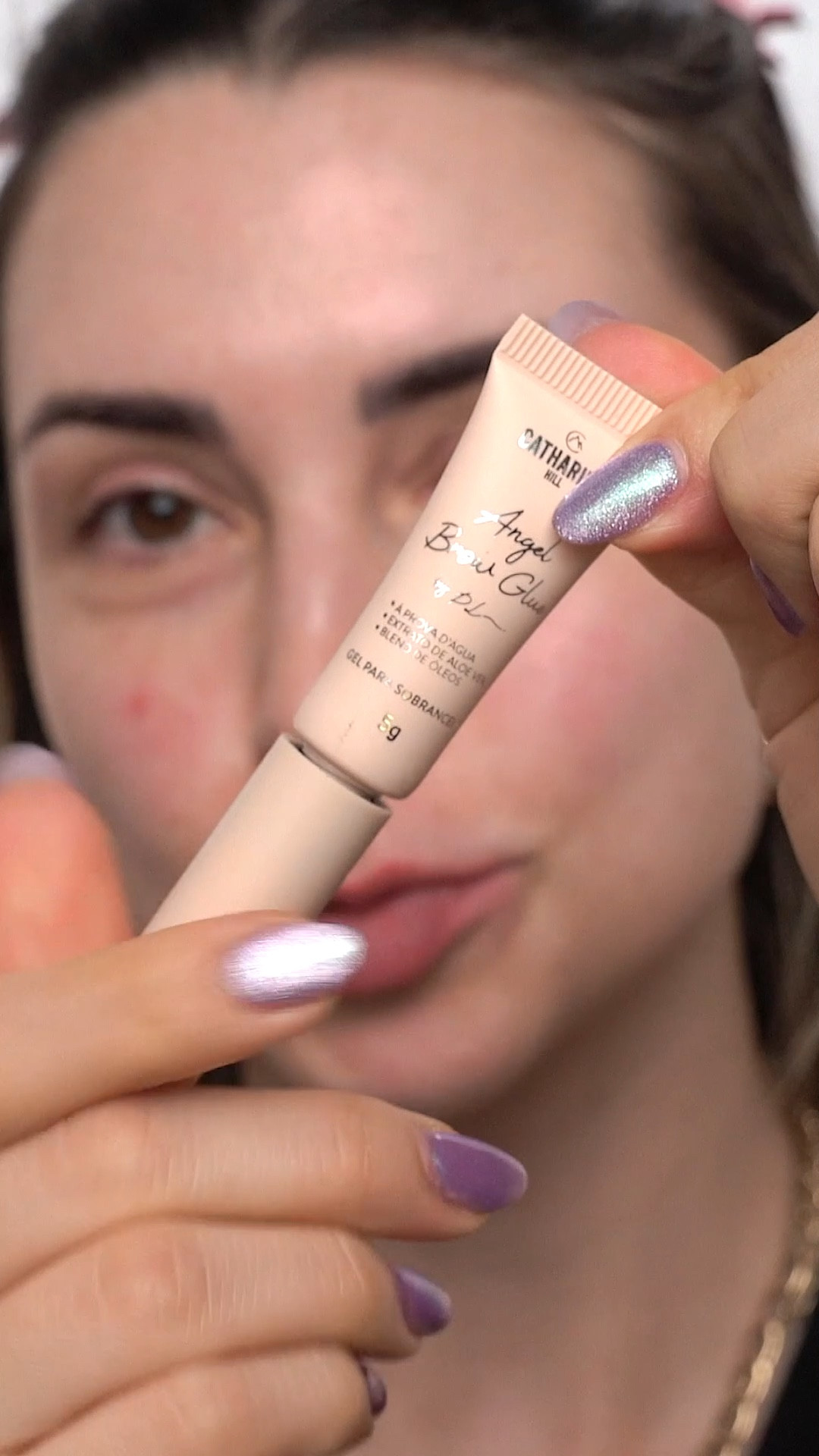 sobrancelha no lugar o dia todo? eu testei o gel de sobrancelha da @Catharine Hill com a Pri Lessa e, já adianto que trouxe a minha forma favorita de usar pra vocês 😍💞

me conta: você já conhecia esse produto? me conta aqui nos comentários 👇

#LTKsummer 

#LTKbrasil #LTKbeleza