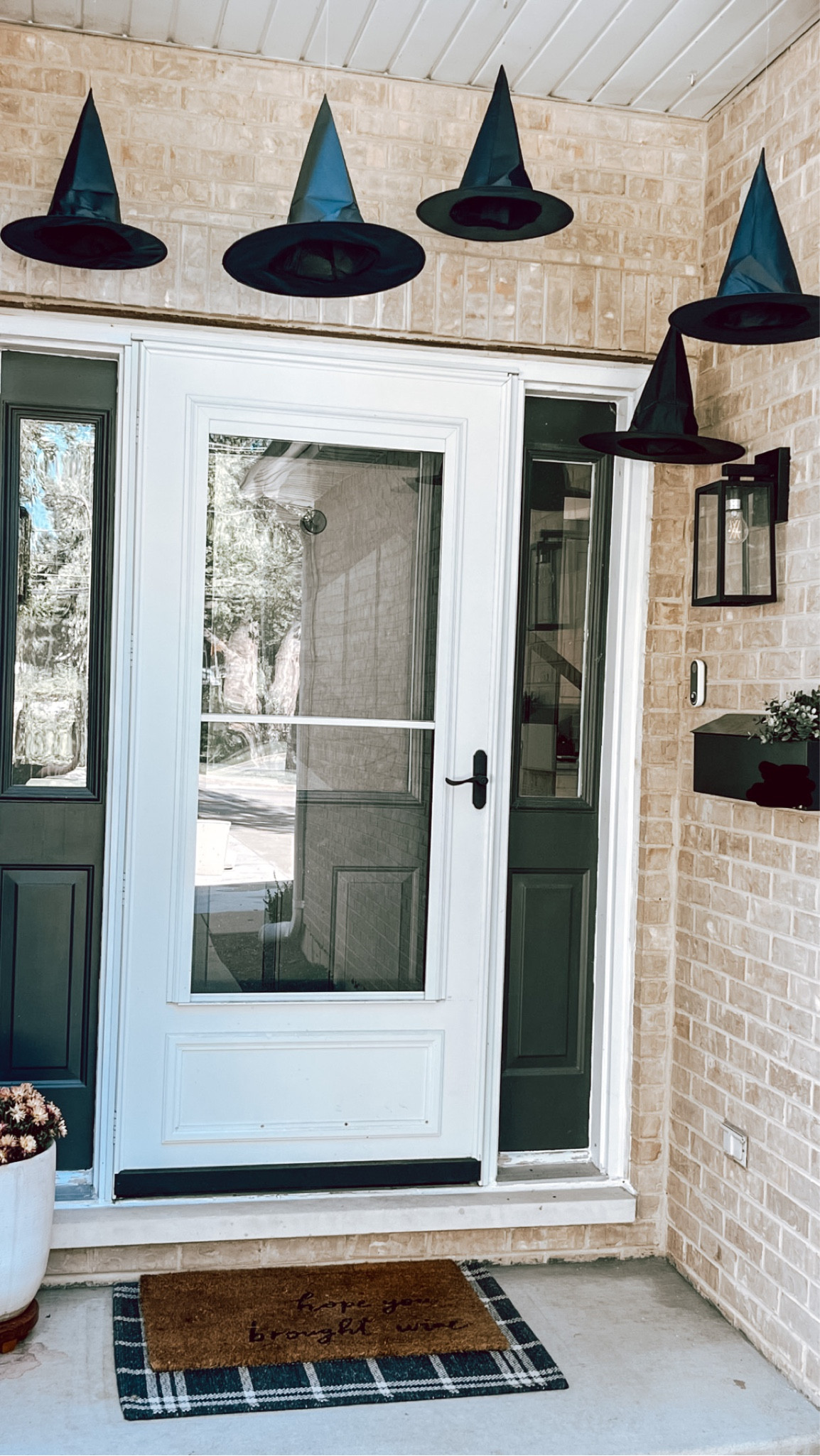 Easiest decoration that looks so cute!

#frontporch #halloween #halloweendecor

#LTKfindsunder100 #LTKfindsunder50 #LTKHalloween