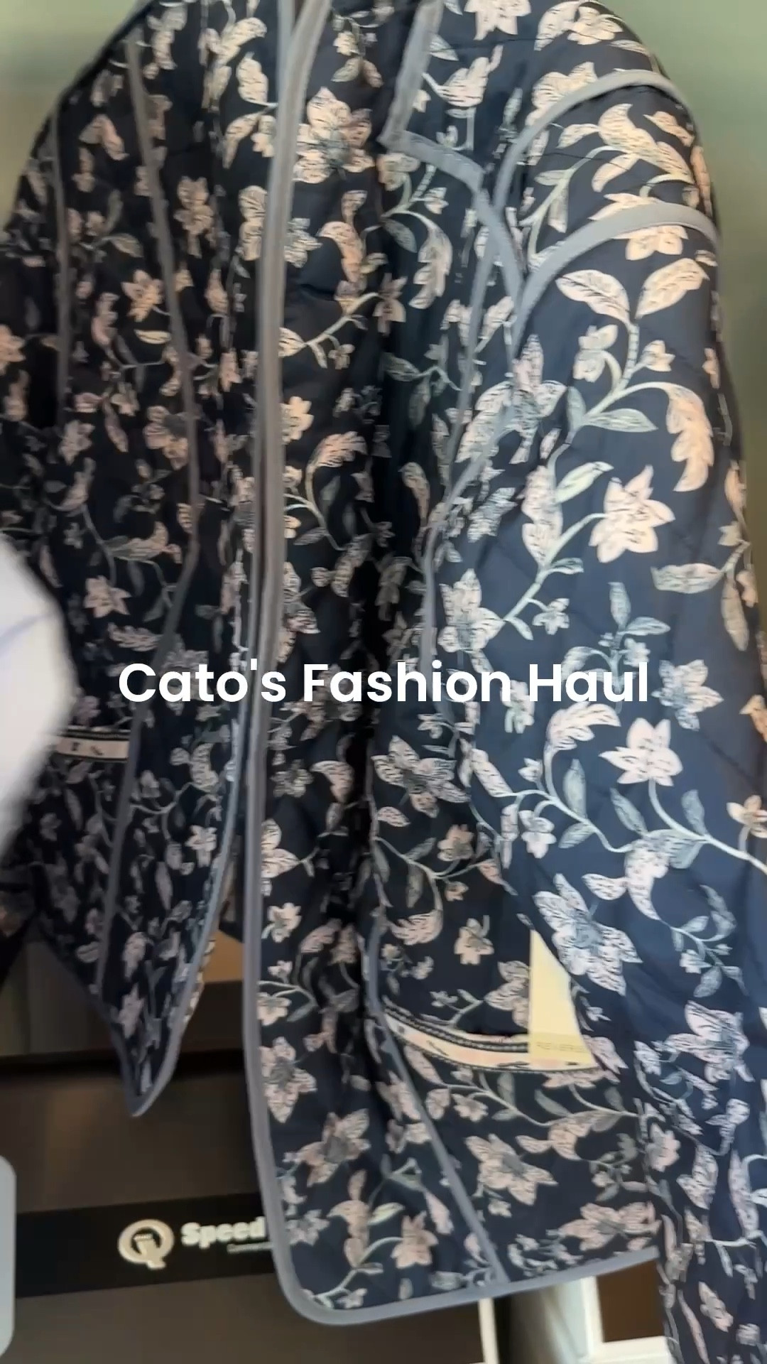 Affordable fashion, style over 40, blue and white fashion

#LTKOver40 #LTKHome #LTKgrwm