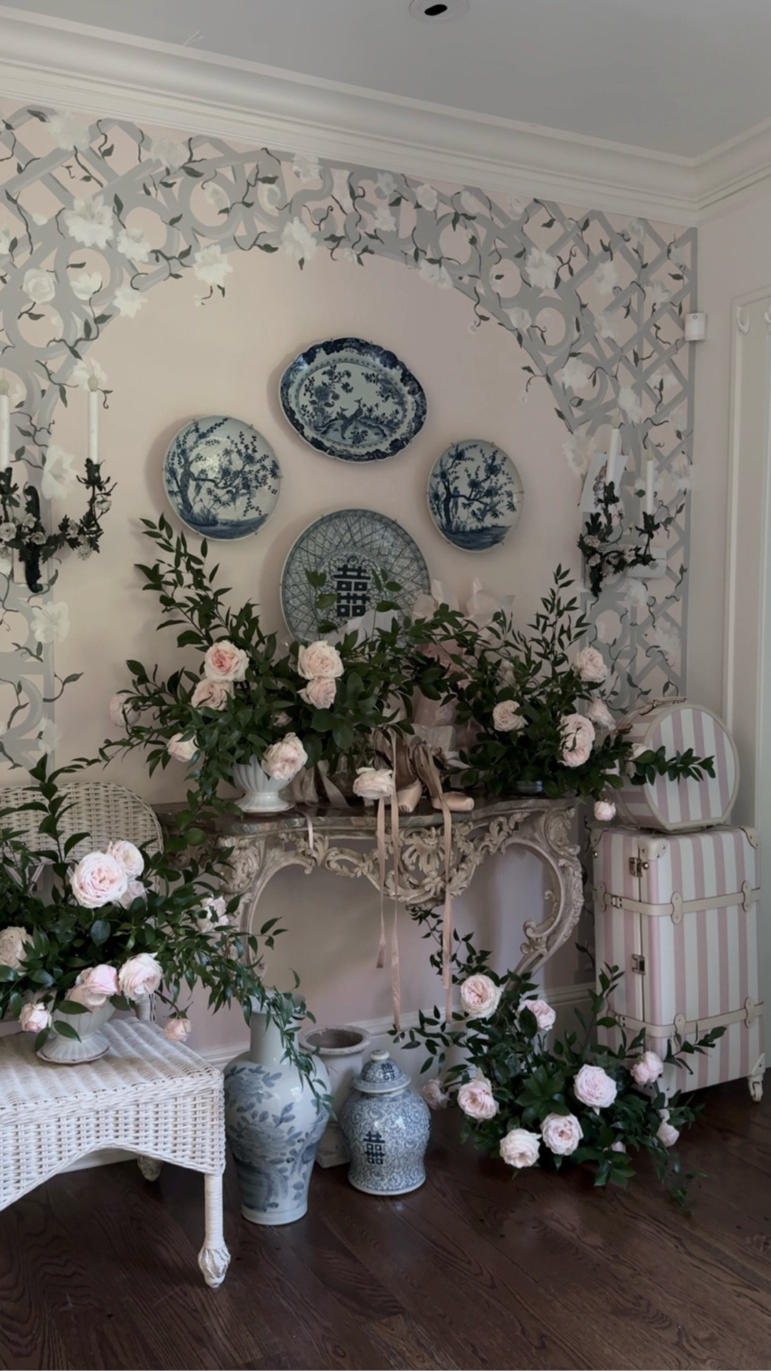 What to wear to the nutcracker 🩰 Love incorporating a hint of ballet pink. 

#LTKParties #LTKStyleTip #LTKSeasonal