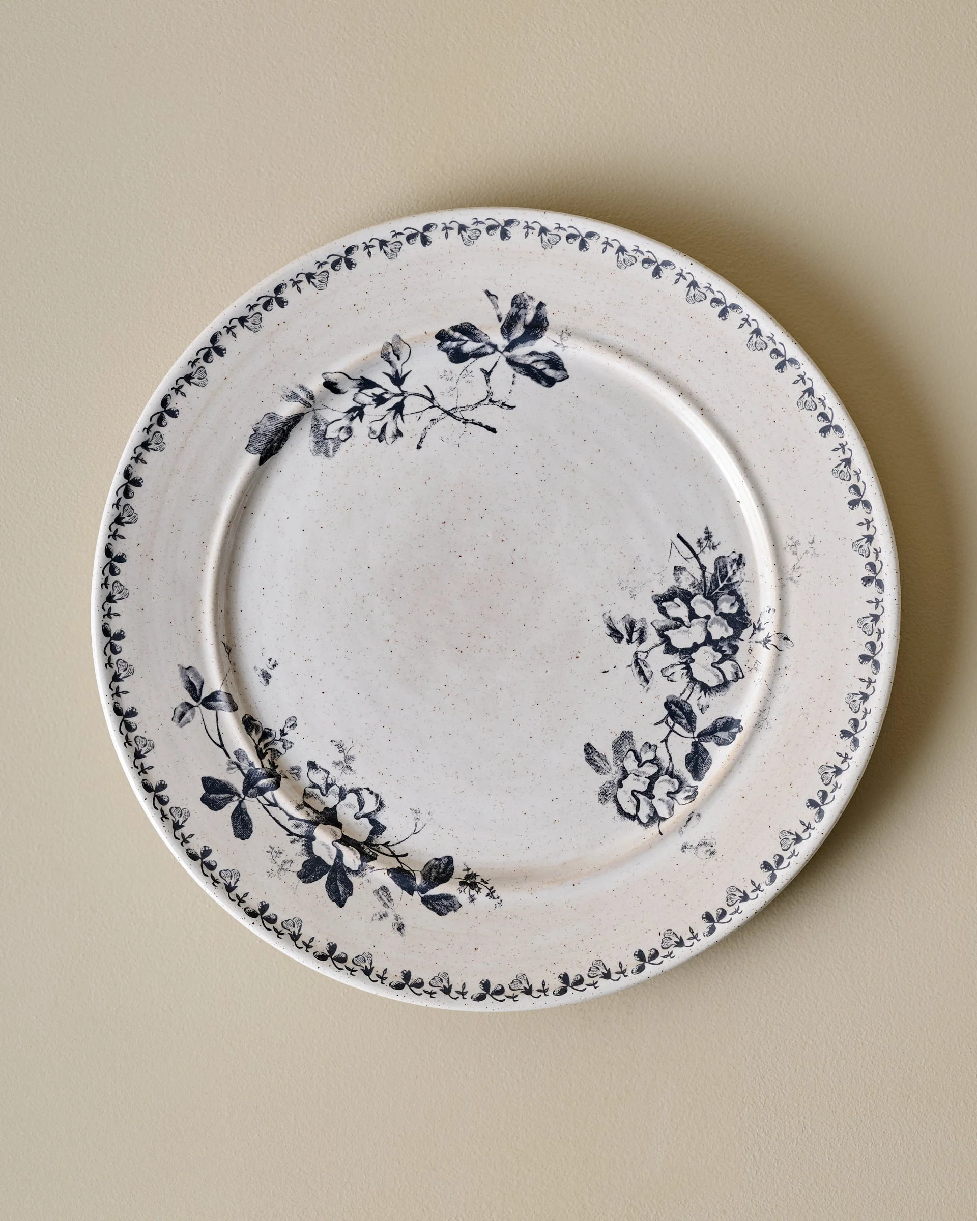 Heirloom Garden Navy Floral Plate | Magnolia