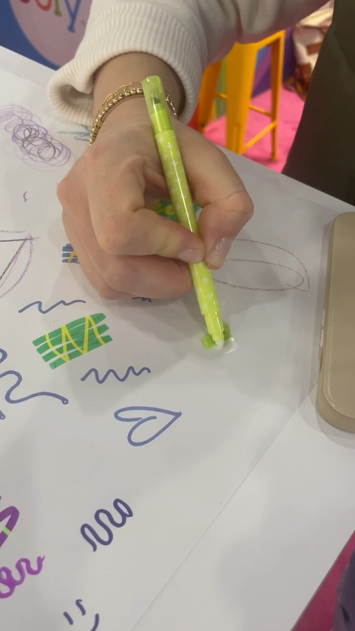 craft kids are gonna LOVE this one! our minds were blown with these erasable markers 🤯👯‍♀️ perfect for a birthday gift, stocking stuffer or easter basket!

ps: mff-ers LOVE the color changing ones too!

gifts for kids//birthday gift ideas//big kids//tweens//easter basket ideas//stocking stuffers for kids

#LTKKids #LTKGiftGuide