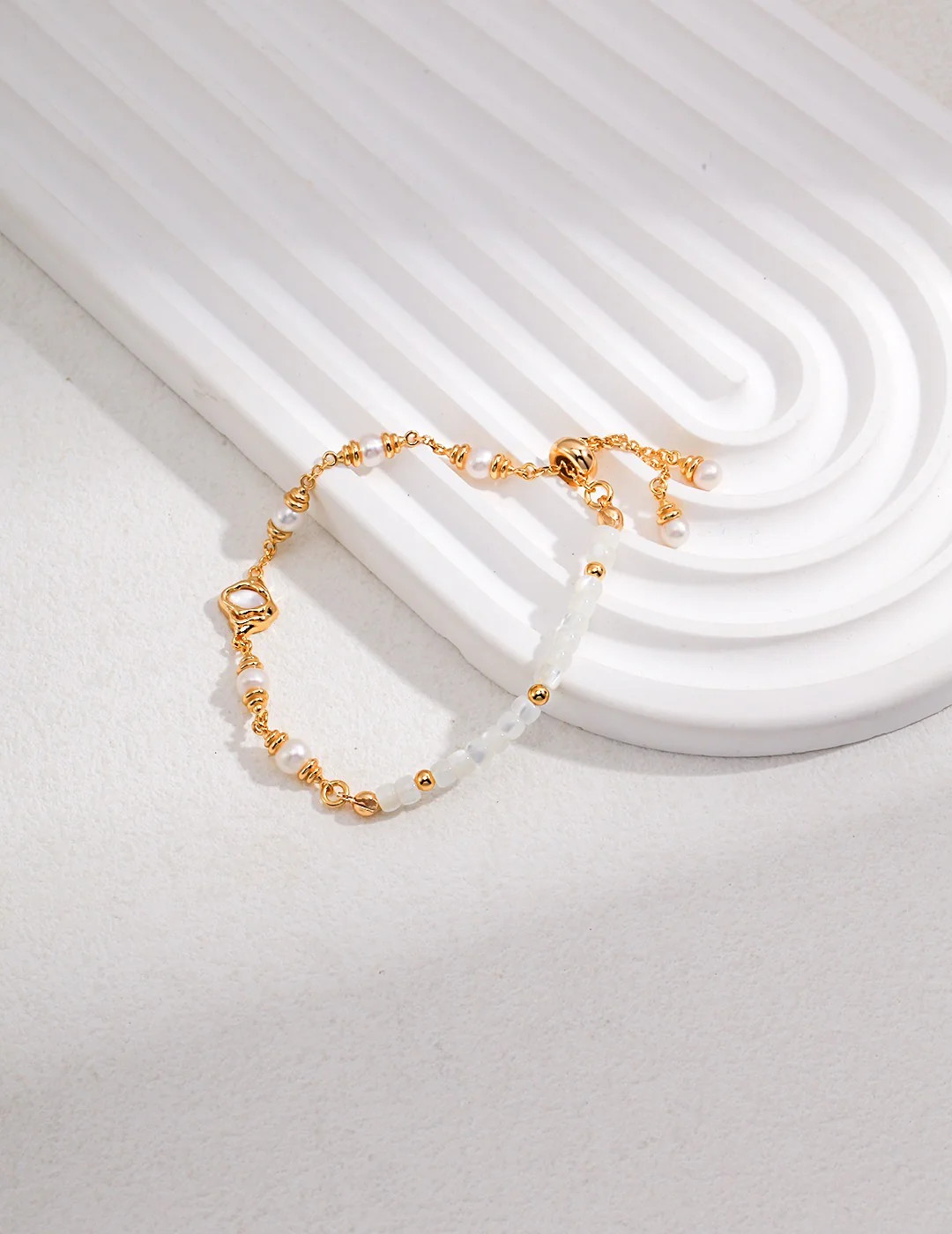 Pearl Embrace Bracelet - 18k Gold Jewelry by Apelila | Apelila Jewelry