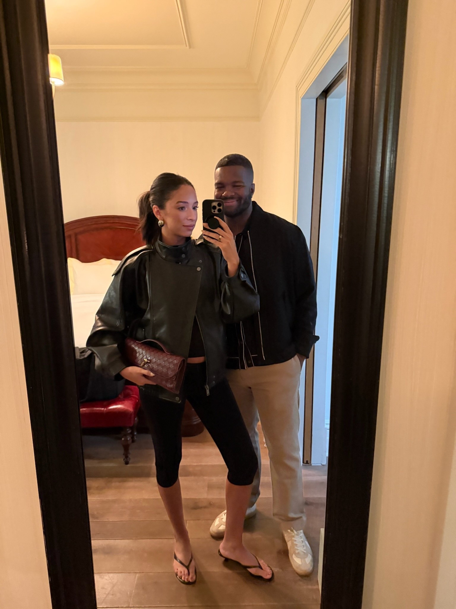 NYFW outfit 🖤 Wearing size S top, size S leather jacket and size S capri pants 


Fall fashion
Fall outfits 
Wide leg pants 
Leather jacket
NYC outfit 
New York City outfit 

#LTKBump #LTKNYFW #LTKStyleTip