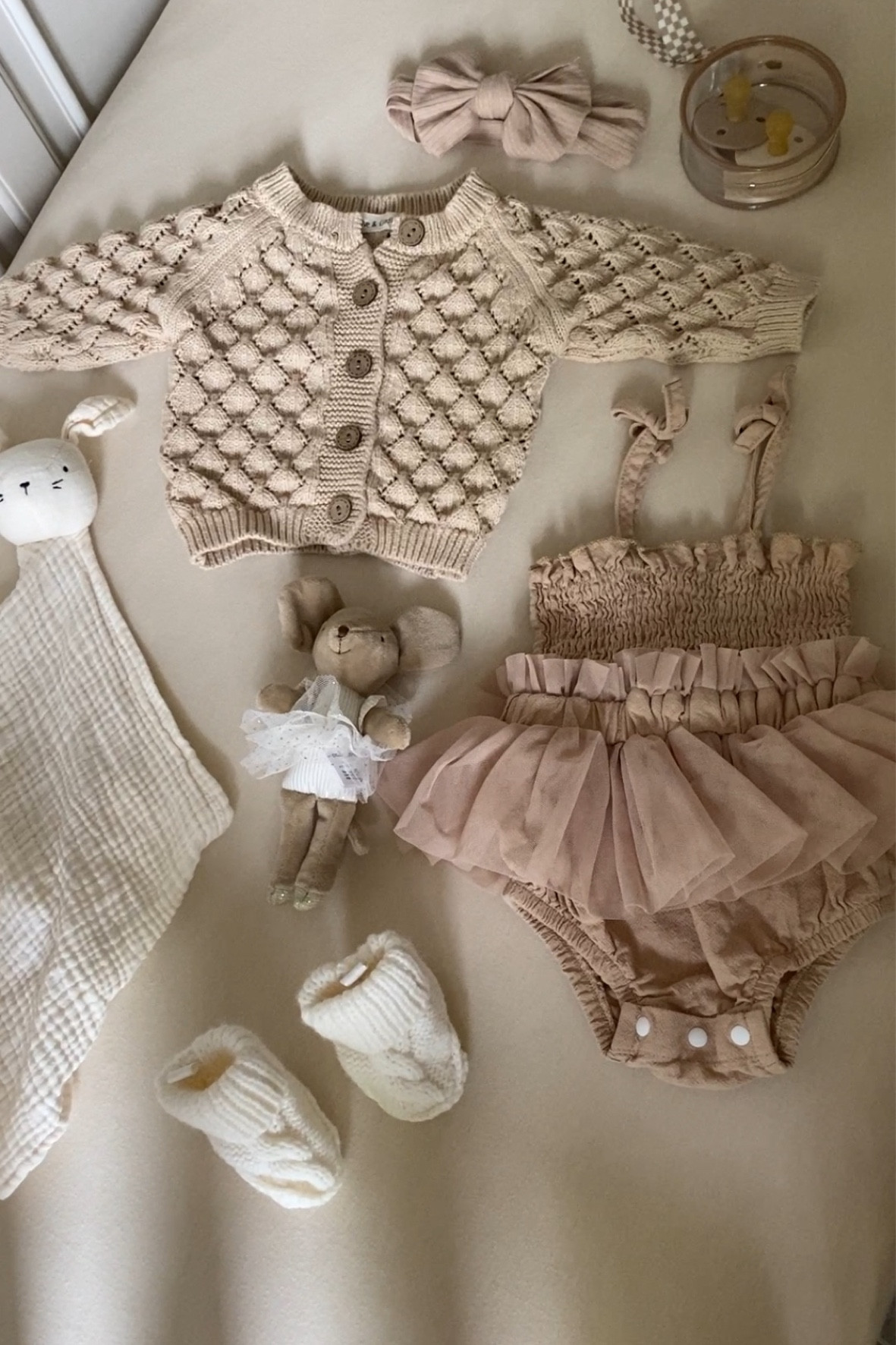 I’m getting the itch 🍂 ☕️ 

My plan is to start #gilmoregirls from season 1 once baby girl gets here. Cheers to the 6 week countdown! Cannot wait to meet this precious girl. All nursery items linked in my LTK. Link in Bio 🎀 

#ltk #ltkkids #ltkbaby #ltkbabygirl #babygirlnursery #babygirlclothes #fallstyle #fall2024