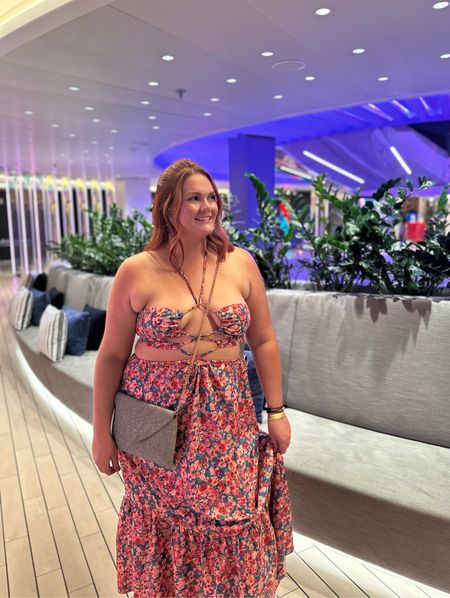 This dress was my favorite vacation look! I received so many compliments and it fit perfectly. I’m wearing an XL for reference. 

#shein #sheinfinds #midsize #LTKcurve 