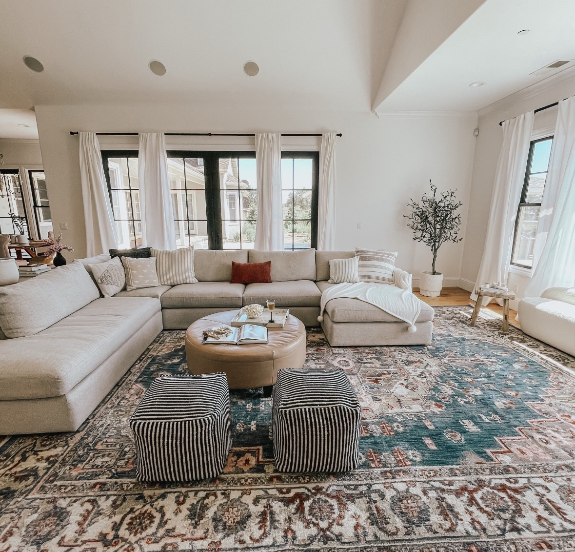 Living room inspo

#LTKHome #LTKU #LTKStyleTip