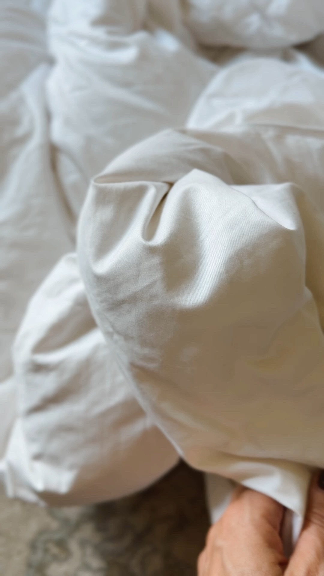 We have and LOVE the all season 100% cotton down alternative duvet insert and it’s so good! We also love their mulberry silk pillowcases. They’re half the cost of some popular silk pillowcases but SO much better than those! You’ll love them! #quince #quincepartner @Quince