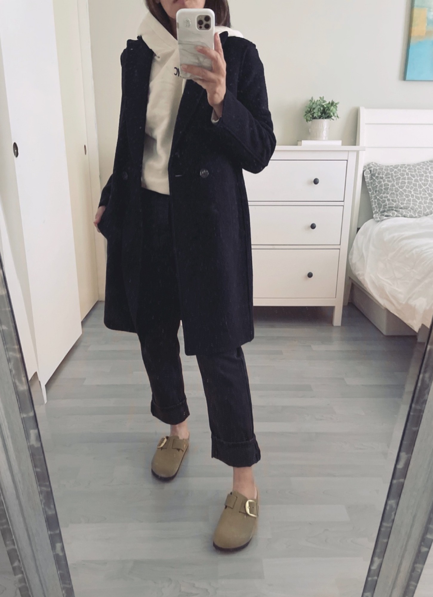 Hoodie :H&M ( old )
Coat: Jcrew 00p
Jean: Levi’s  
Shoes: Birkenstock Boston big buckle

#LTKstyletip #LTKshoecrush