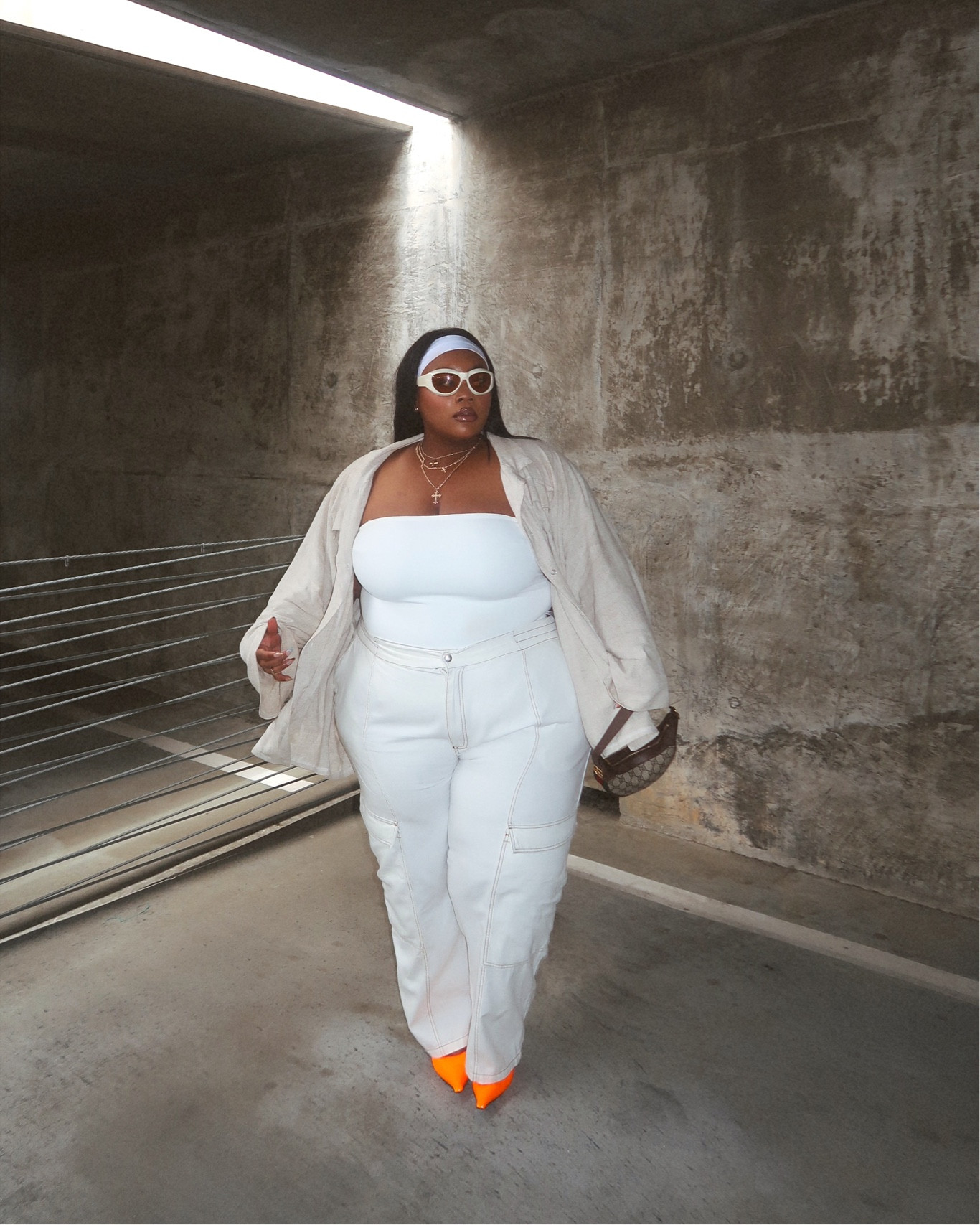 I’m living for this neutral look with a pop of color 💖

#LTKshoecrush #LTKstyletip #LTKcurves