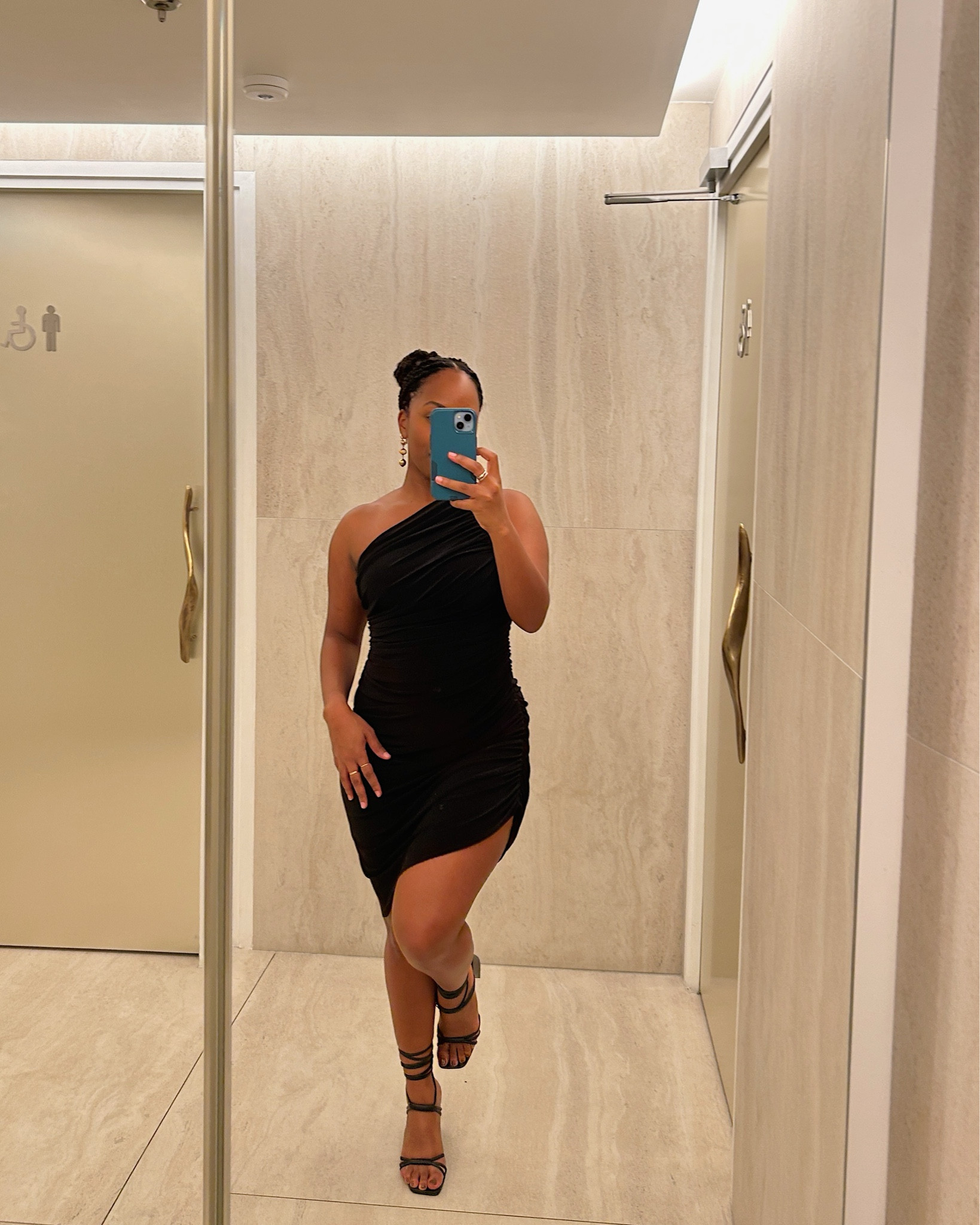 The perfect LBD! Wore this little black dress from Norma Kamali to ring in the New Year and I’m still obsessed. It’s chic, stretchy and super comfy. Wearing a size small! The dress also comes in so many other fun colors and prints.

#LTKSaleAlert #LTKPetite #LTKootd
