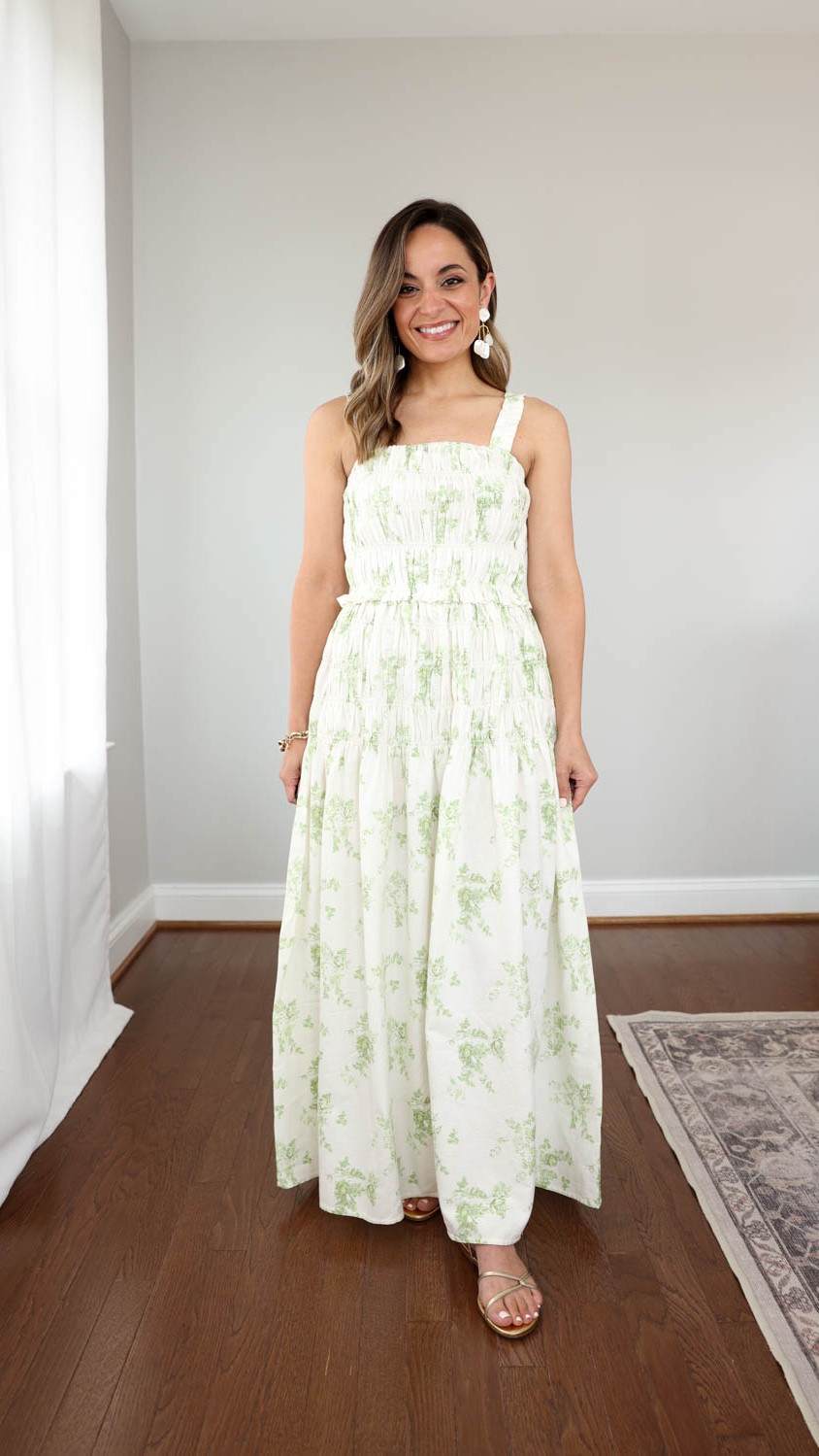 I didn’t expect this @Target dress to fit me but with a little pin of the straps it’s a perfect maxi length with flats! It would also be great with heels. 

Dress: xs 

#ad #sponsored