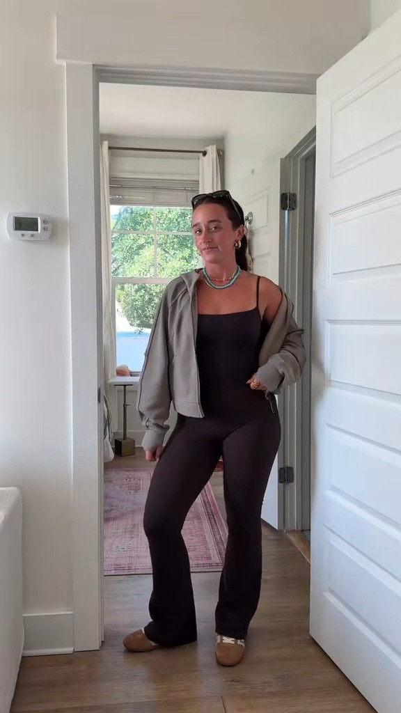 casual errands & work from home outfit! xs top, 6 leggings 

#LTKSeasonal #LTKStyleTip #LTKActive