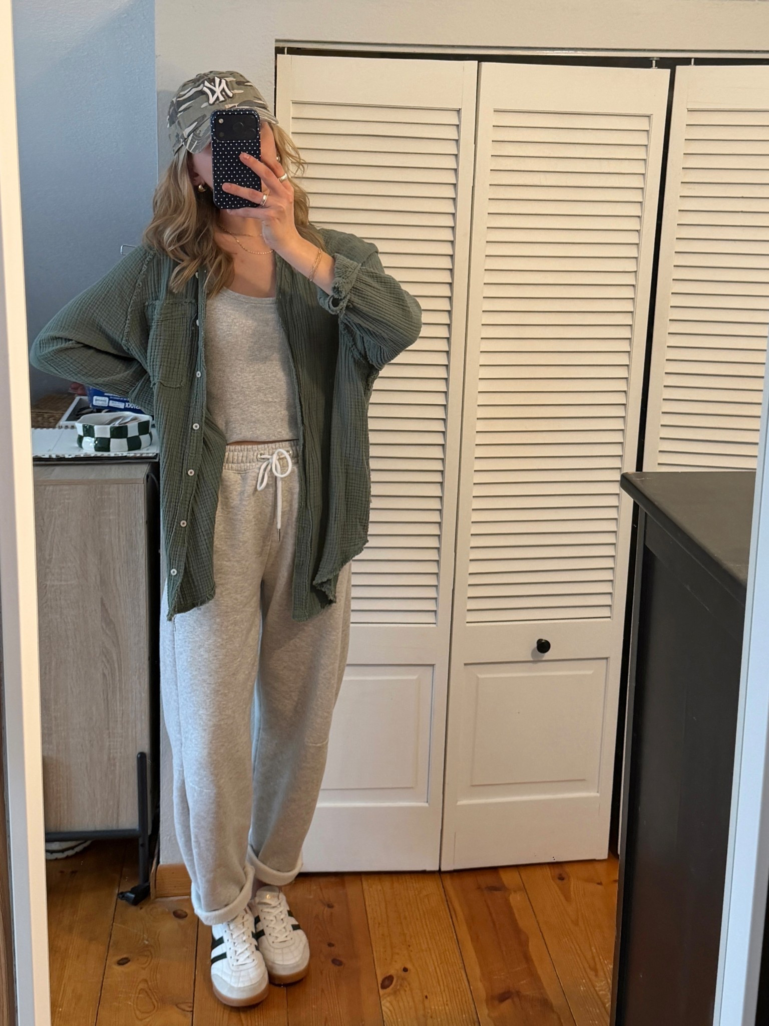 Xs button down, XXS top & pants!

#LTKxAerie #LTKootd #LTKSeasonal