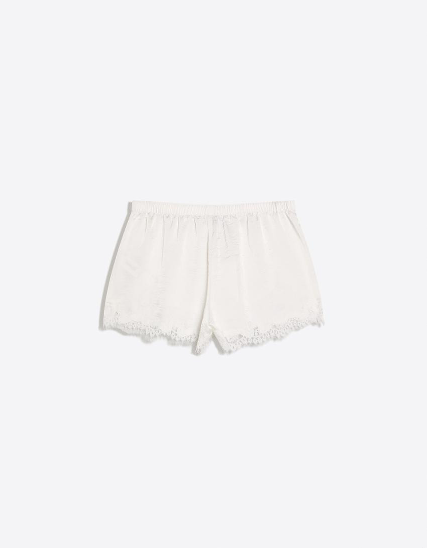 Lace sateen shorts - Shorts and jorts - Women | Bershka UK