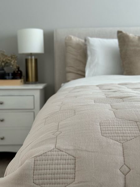 Textural neutral quilt: where comfort meets sophistication ✨

#LTKhome