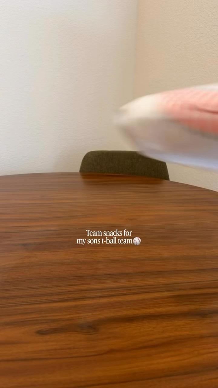 POV you pick me first for T-BALL snacks⚾️

Bags & trophies (I ended up writing happy 1st game) on them linked in bio 🏟️

#tball #tballmom #moms #gamedaysnacks #baseballsnacks