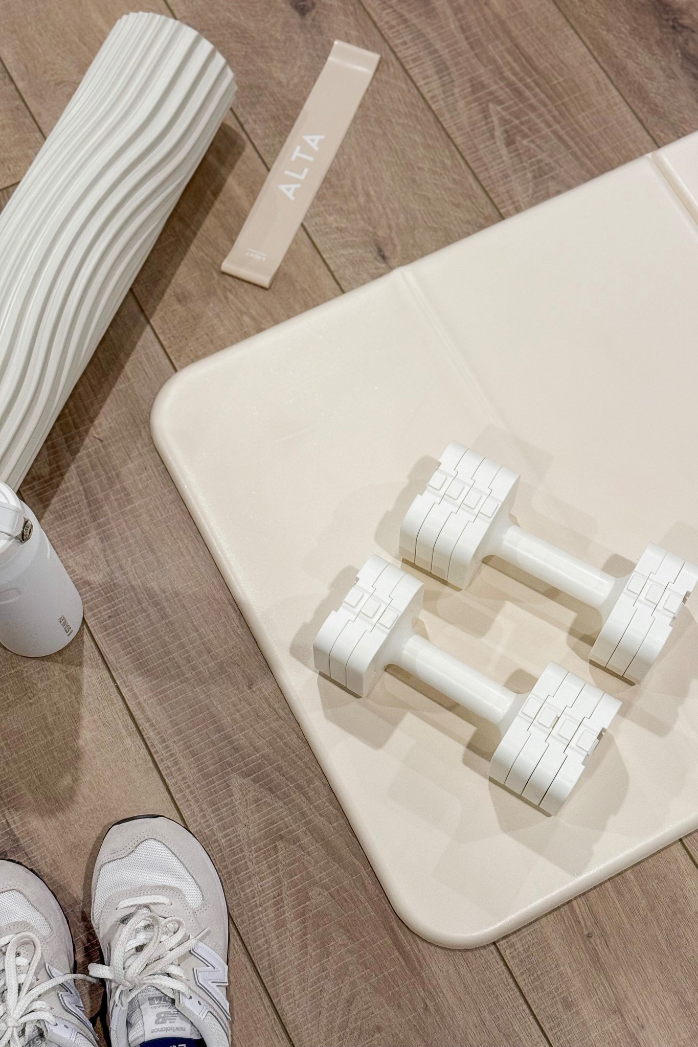 Gym favorites I'm bringing into the new year!

Gym, gym must haves, gym essentials, weights, yoga mat, home gym, new year resolutions, healthy habits, workout, workout routine, adjustable dumbbells, foam roller 

#LTKSeasonal #LTKActive #LTKfitnessgoals