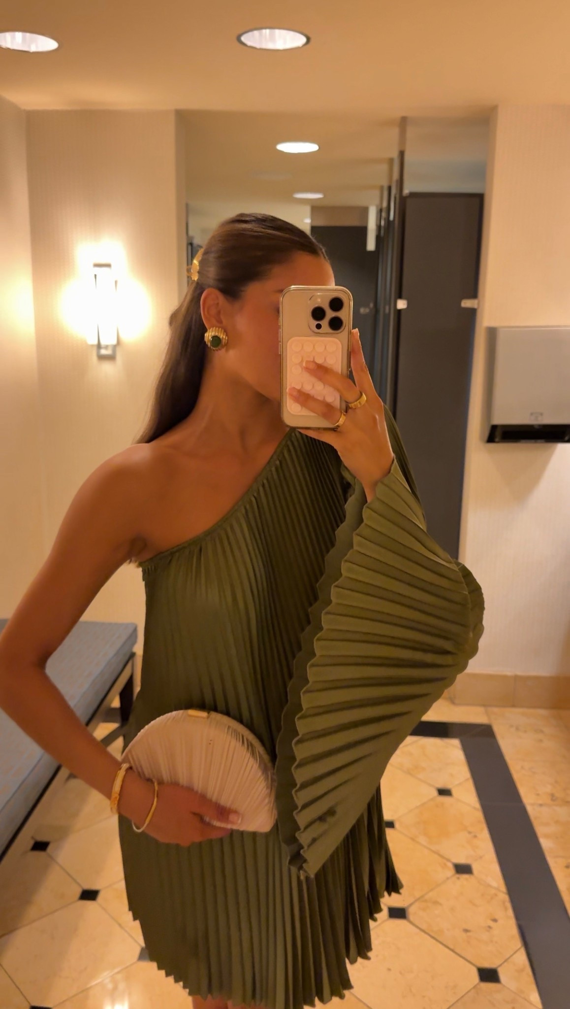 I got so many compliments on this dress! Its so beautiful!! 