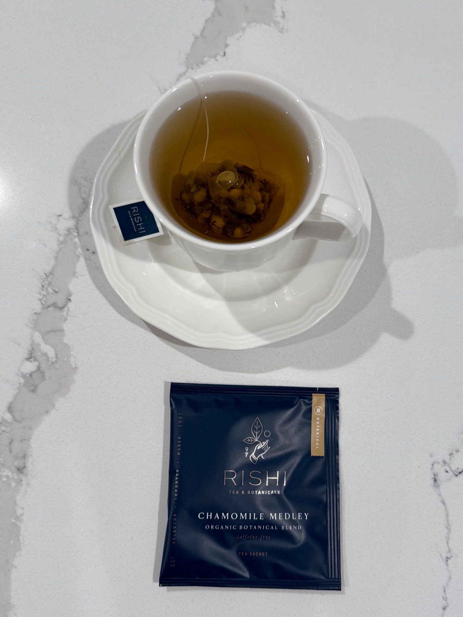 Organic Chamomile Tea🫖🌼
• Promotes restful sleep 
• Reduces stress & anxiety 
• Soothes digestion 
• Anti-inflammatory properties 
• Supports heart & blood sugar health 