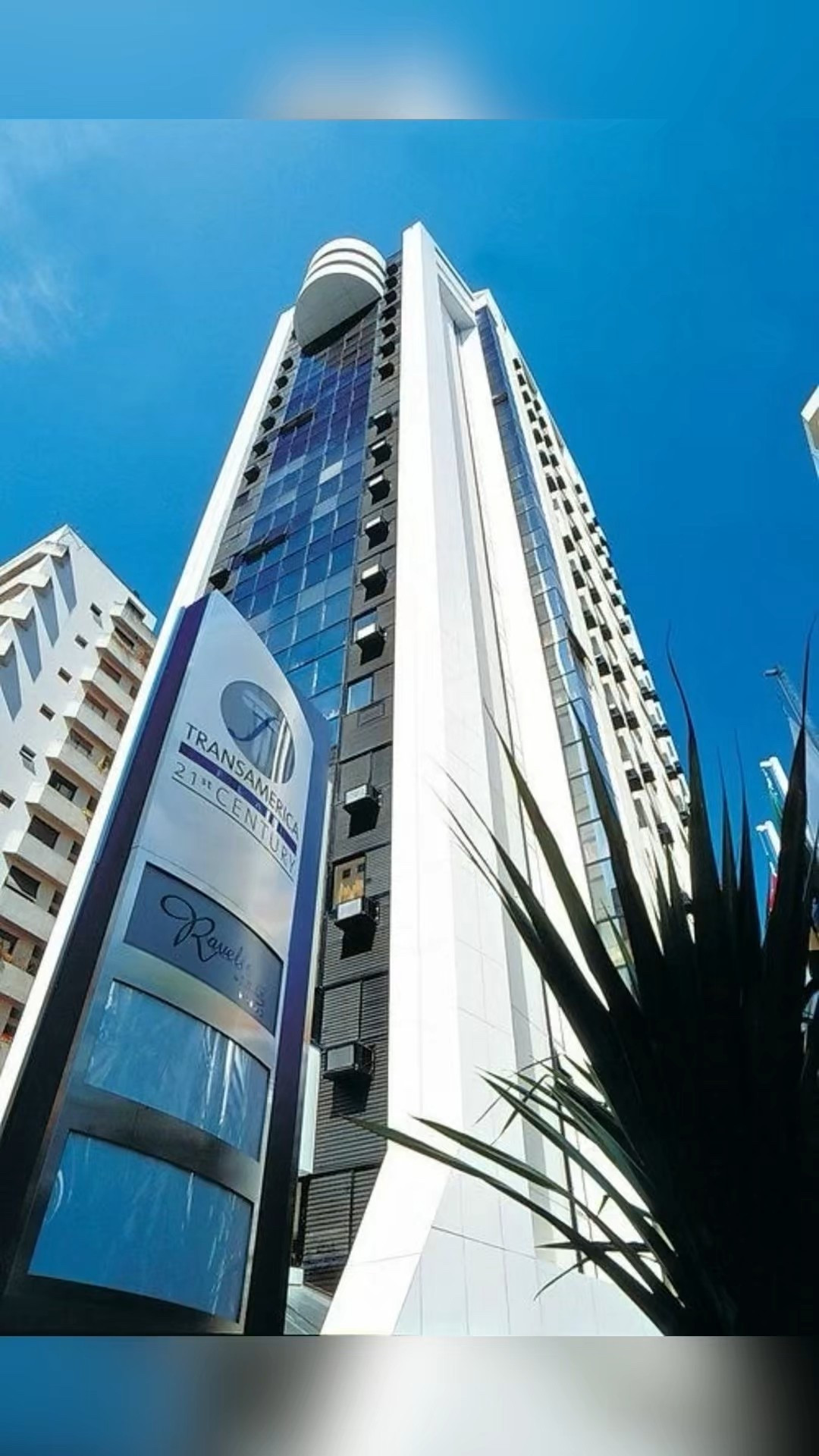 Palácio Tangará São Paulo | Luxury Hotel Stay & TripAdvisor Review

Discover Palácio Tangará, São Paulo’s most luxurious urban retreat. Surrounded by tropical parkland, this five-star hotel blends modern elegance with world-class service. Explore rooms, dining, spa experiences, and guest reviews on TripAdvisor — curated by Jet Set LatAM for travelers seeking quiet luxury in Brazil.

#LTKHoliday #LTKBeauty #LTKTravel