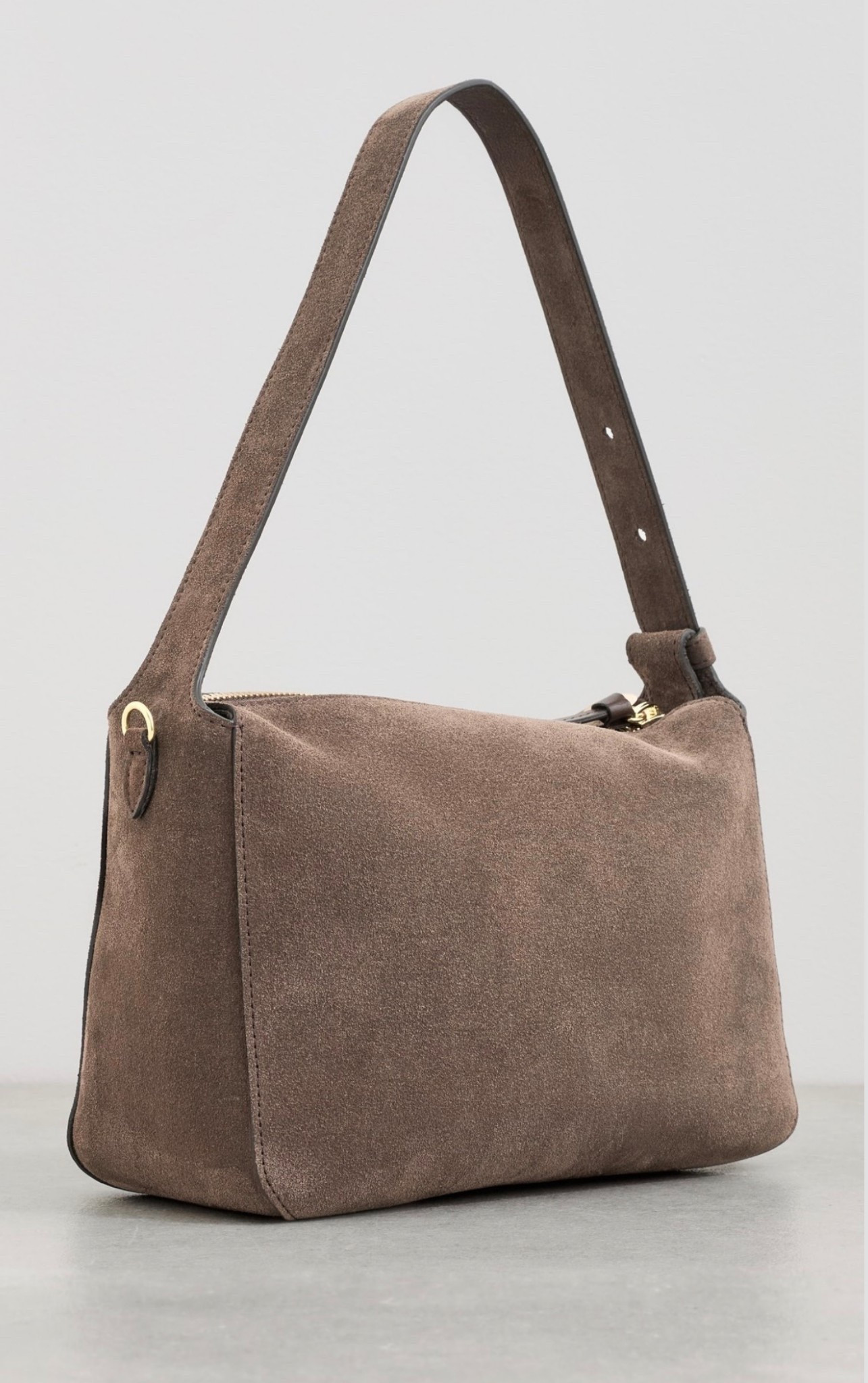 Clare V.
Fleurine Suede Bag


#LTKootd #LTKWorkwear #LTKTravel