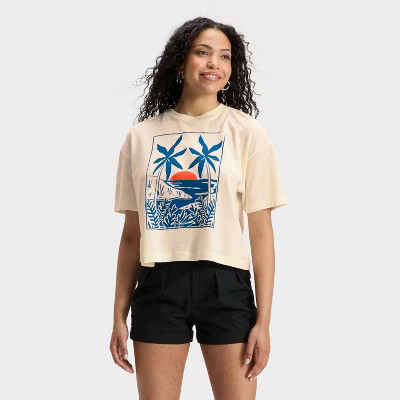 Women's Short Sleeve Boxy Graphic T-Shirt - Universal Thread™ | Target