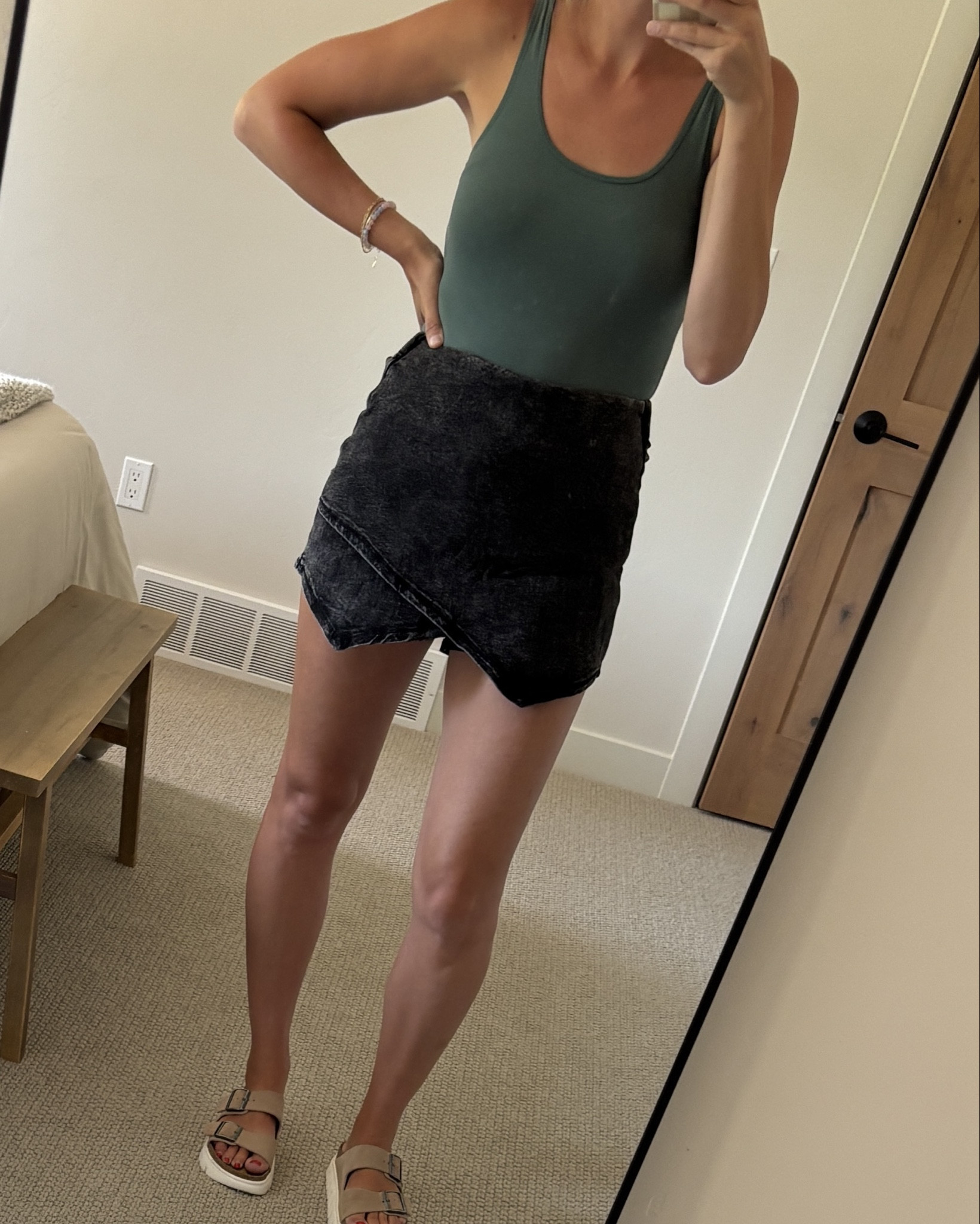 Mid 30s mom approved girls trip outfits🩷✨