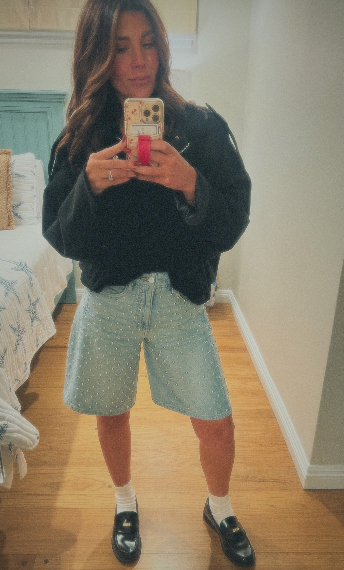 Bedazzled jorts? Say less 

#LTKBeauty #LTKFindsUnder100 #LTKStyleTip