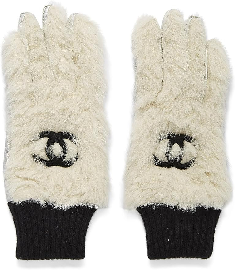 Amazon.com: Chanel, Pre-Loved White Faux Fur 'CC' Gloves, White : Luxury Stores | Amazon (US)