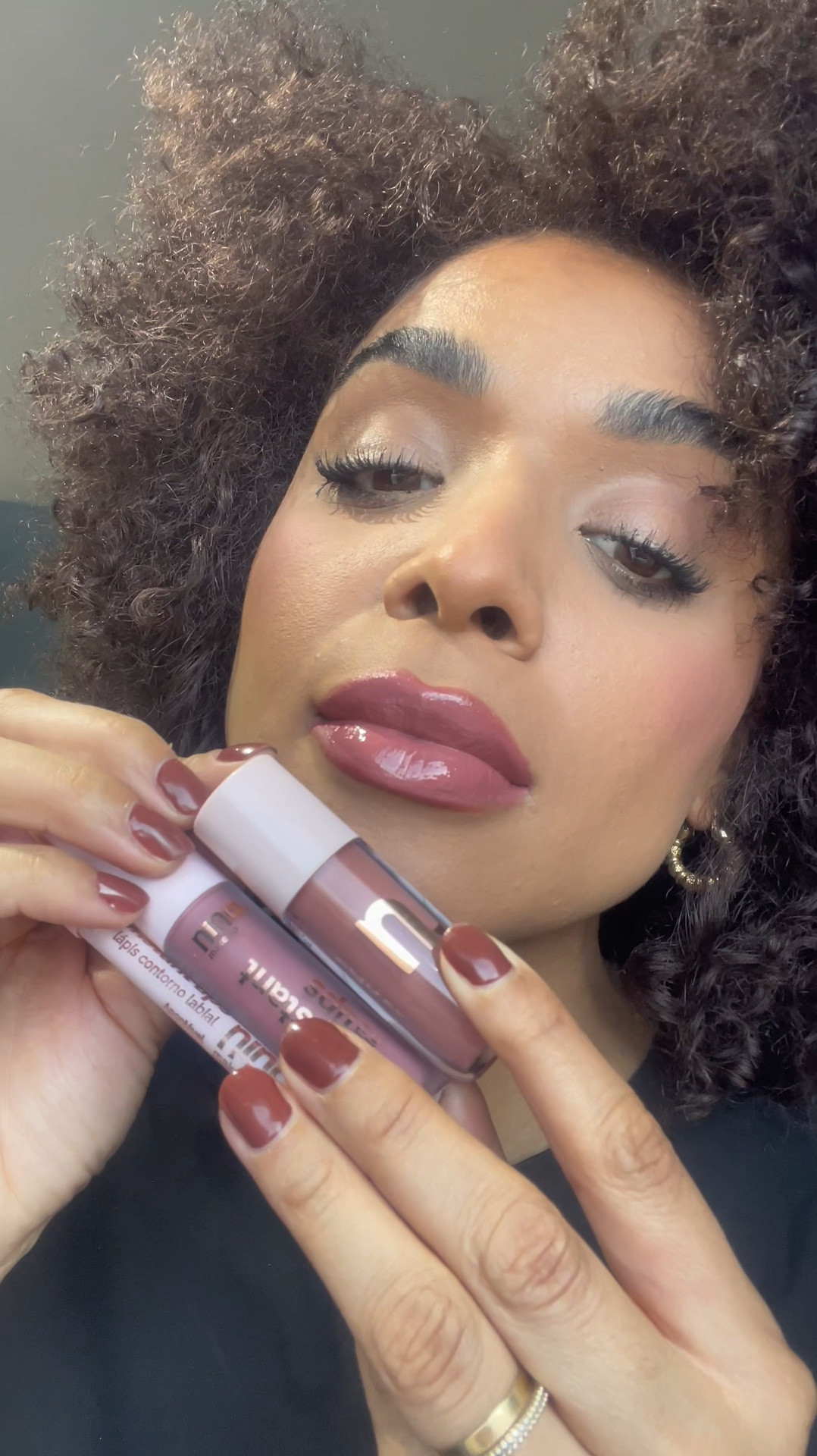 LIP COMBO MONOCROMÁTICO, usaria ? 

#LTKbrasil #LTKbeauty