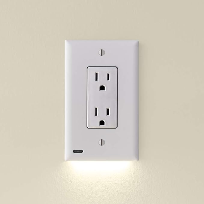 SnapPower Single GuideLight 2 for Outlets [for Standard Decor, Not GFCI outlets] - Night Light - ... | Amazon (US)