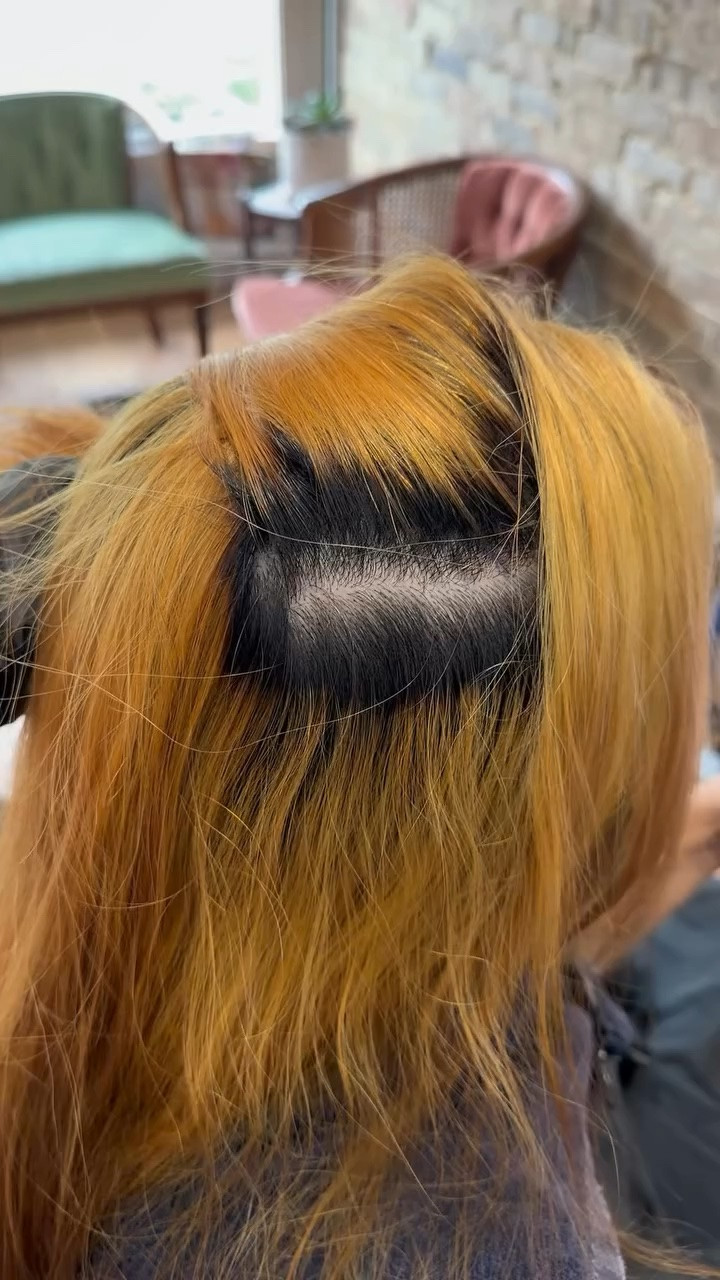 6 hour color corrections are not for the weak. But we’ve got this! 💪🏼 @k18hair to keep her hair healthy is first.  @schwarzkopfpro BlondeMe Lightner for lifting.  @innersenseorganicbeauty Color Purity created a seamless blend and left her hair feeling amazing.  Let me know what you think in the comments. 🖤 @k18hairpro