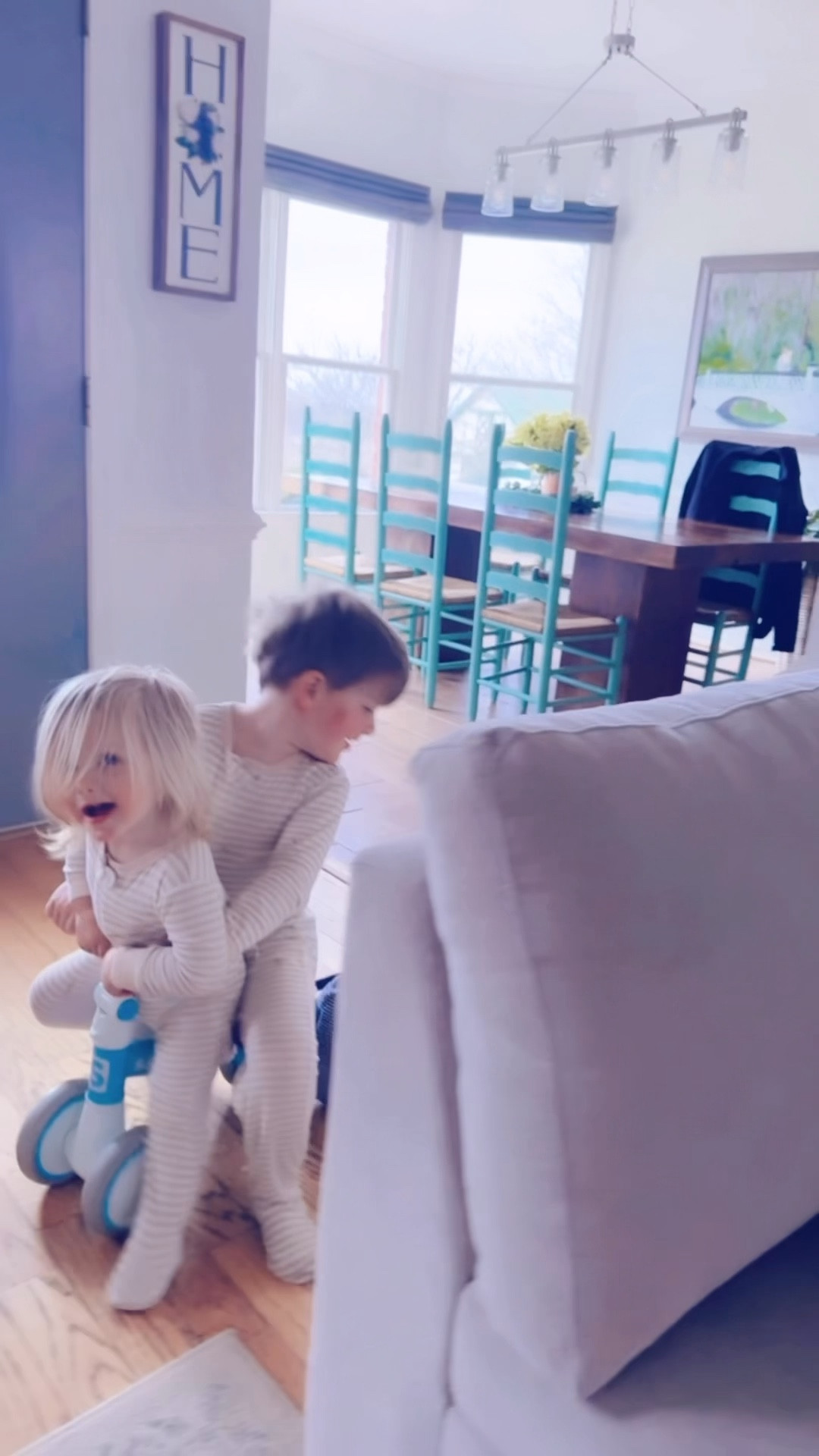 Friday morning brother lovin’ sweetness around here 👶🏼🩵👶🏼 #brotherbesties #pampersboxforthewin #thelittlethings