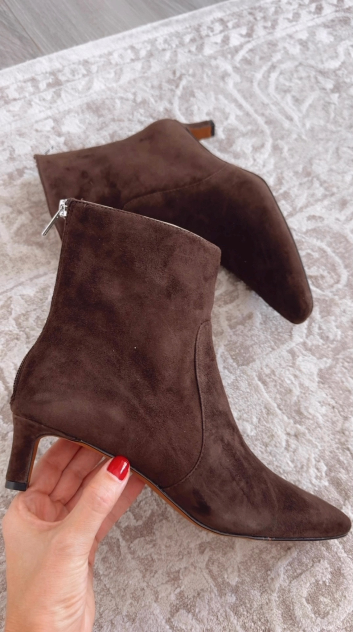 Beautiful suede boots! Perfect for fall/winter. Fits true to size 

#LTKStyleTip #LTKSeasonal #LTKU