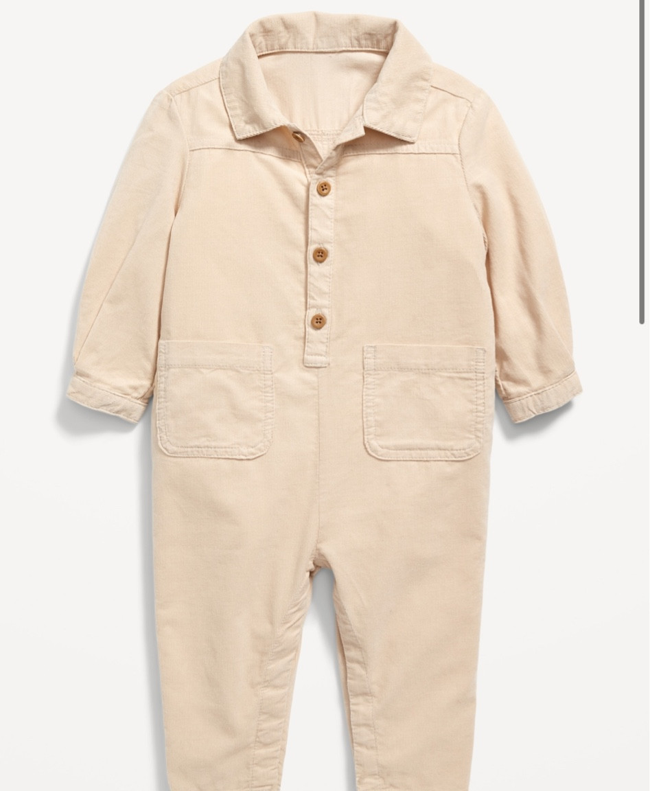 Corduroy long sleeve work suit for baby 

So adorable for a baby boy, or girl! 

#babyclothes #ltkbaby #babygirloutfits #babygirlclothes #babyclotheshaul #oldnavy #oldnavybaby 
