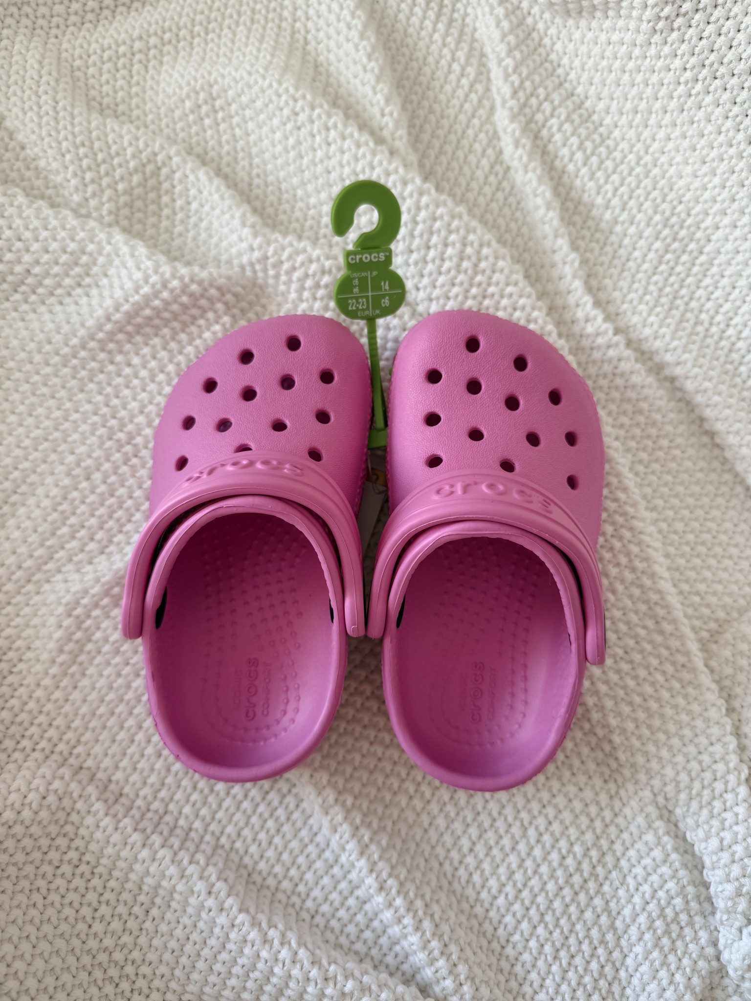 toddler crocs 🩷

#LTKkids #LTKfamily #LTKuk