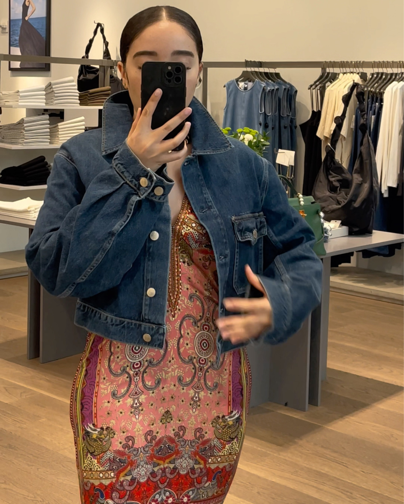 20% off on YOOX.The perfect cropped denim jacket 🧵🪡


#LTKSeasonal #LTKFindsUnder100 #LTKSaleAlert