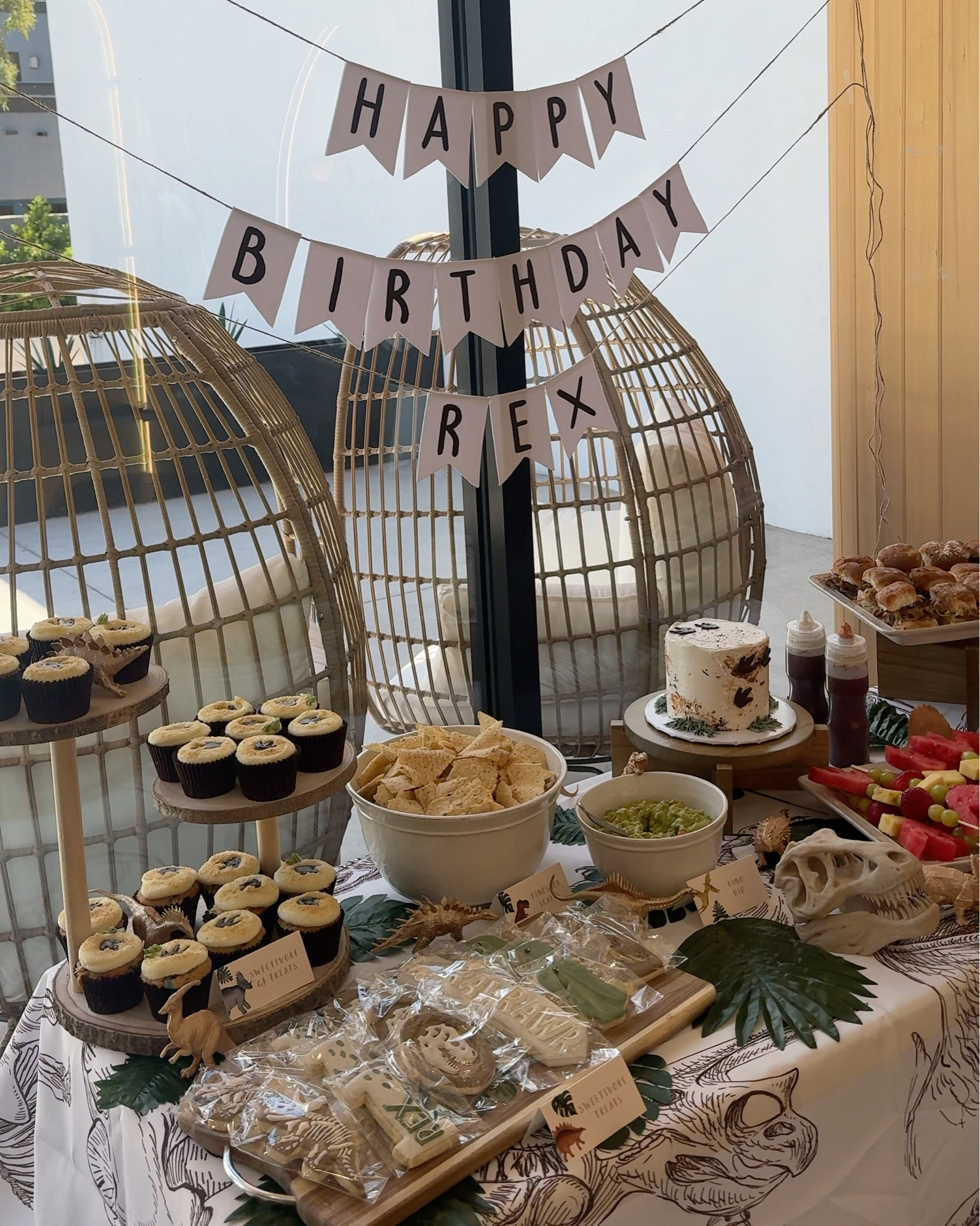 Dino birthday party food table 