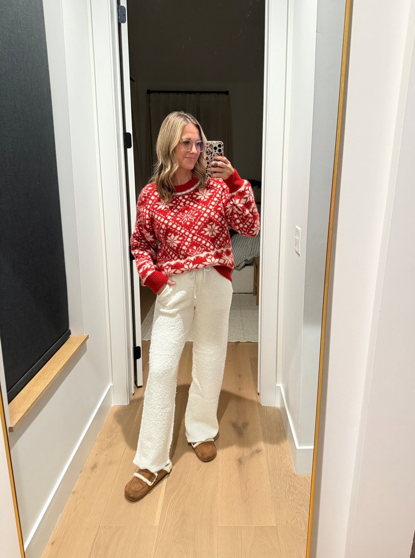 How to get cozy and turn on a Christmas movie❤️🎄

#LTKHoliday #LTKFindsUnder50 #LTKmomlife