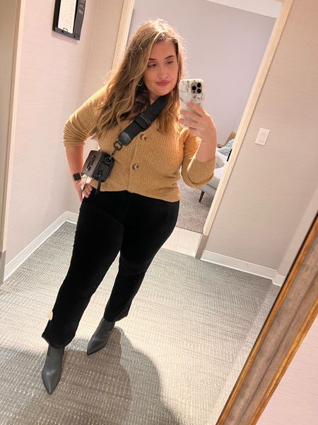 Fall outfit, fall style, sweaters, sweater weather, snapshot bag 